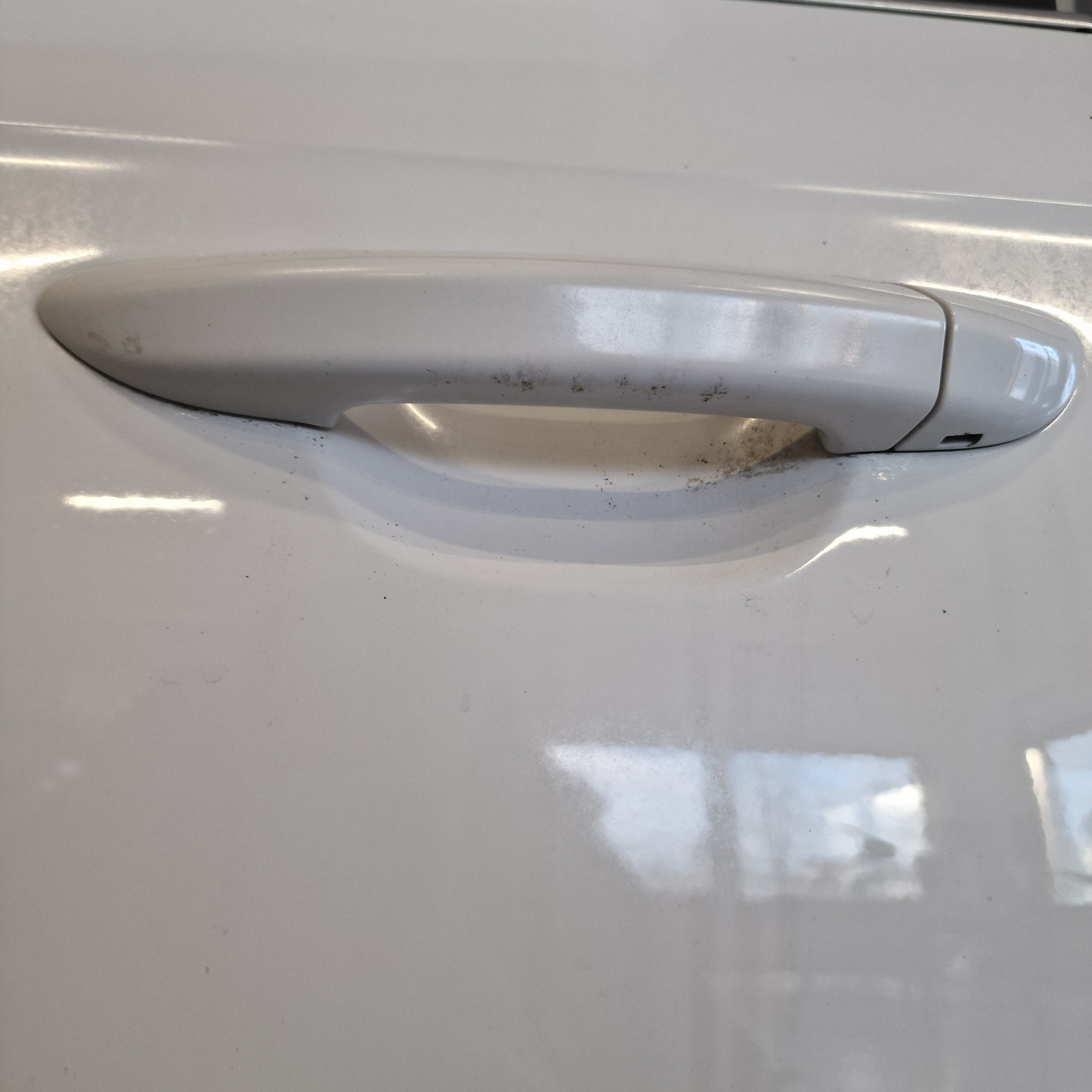 Etuovi, vasen Volkswagen Passat B7 Variant 365 1.6 TDI diesel 2011