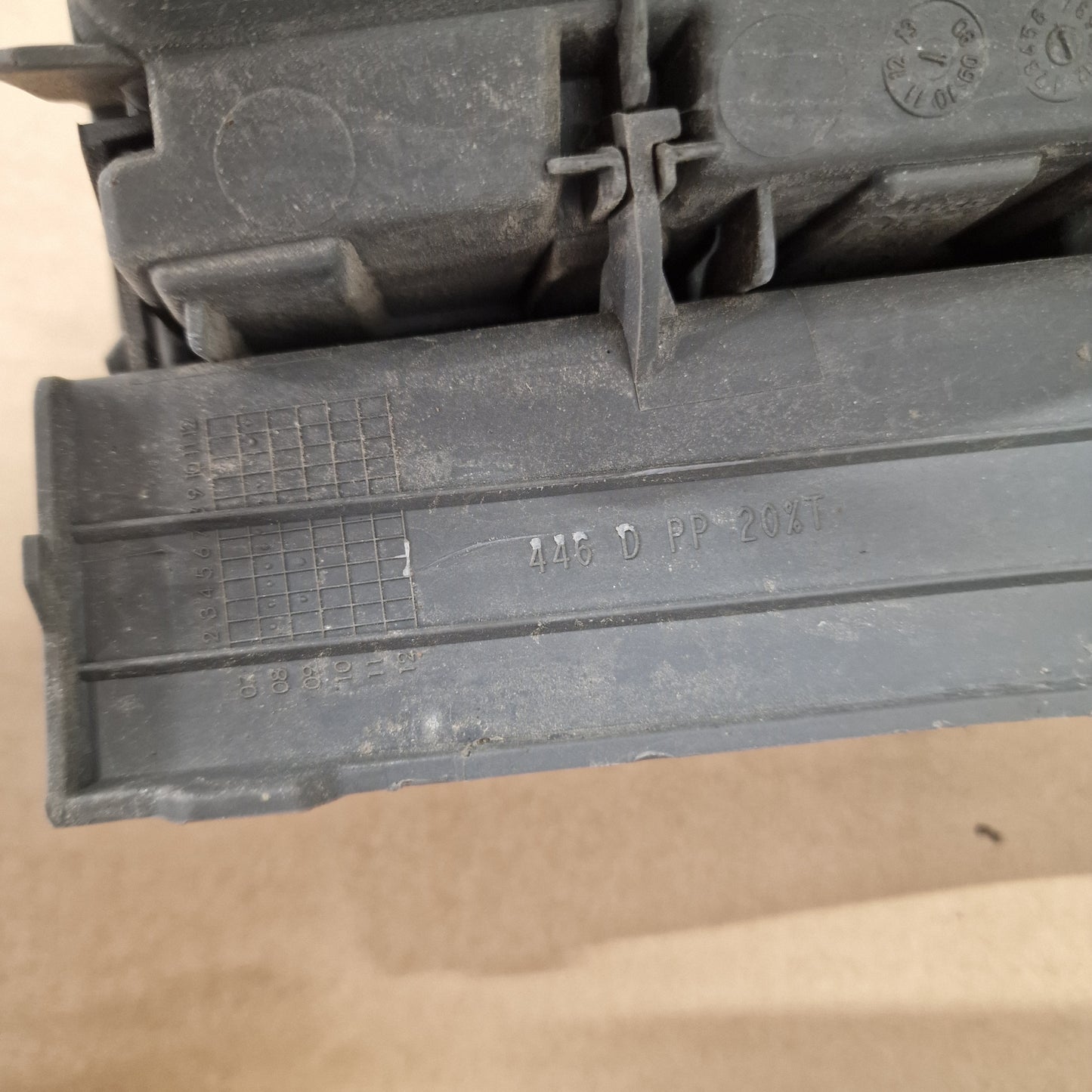 Takavalo oikea Toyota Avensis StW (T27) 1.8 farmari bensiini 2009