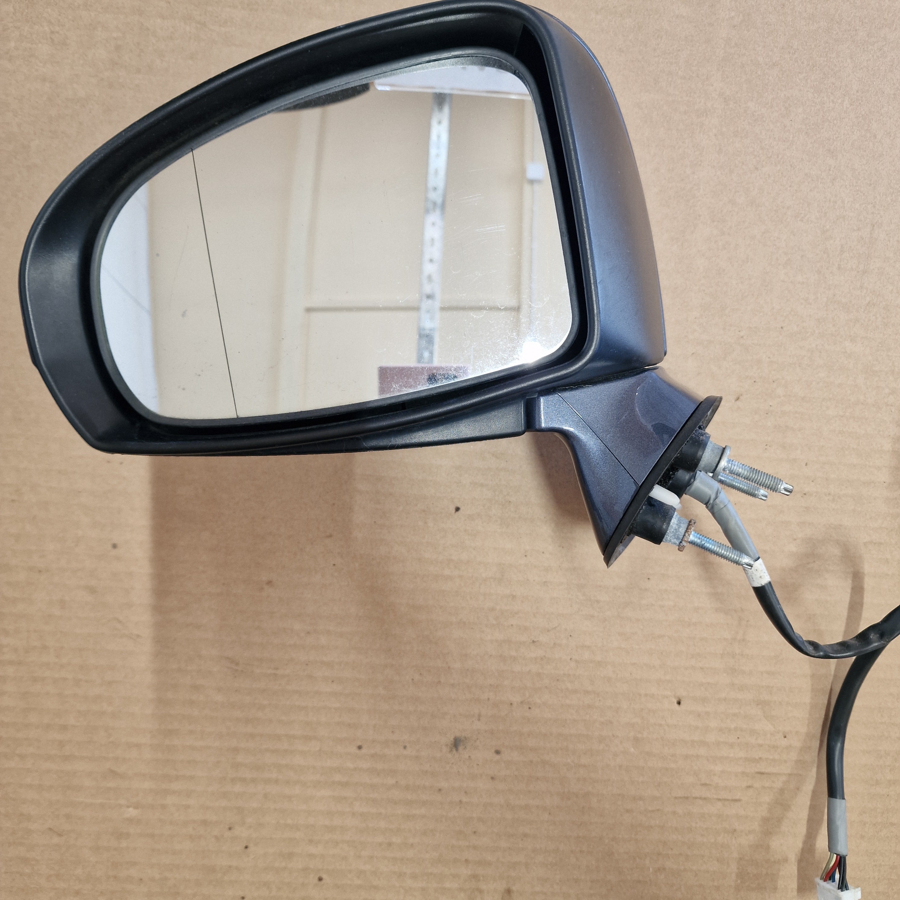 Peili vasen Toyota Avensis StW (T27) 1.8 farmari bensiini 2009, 026399