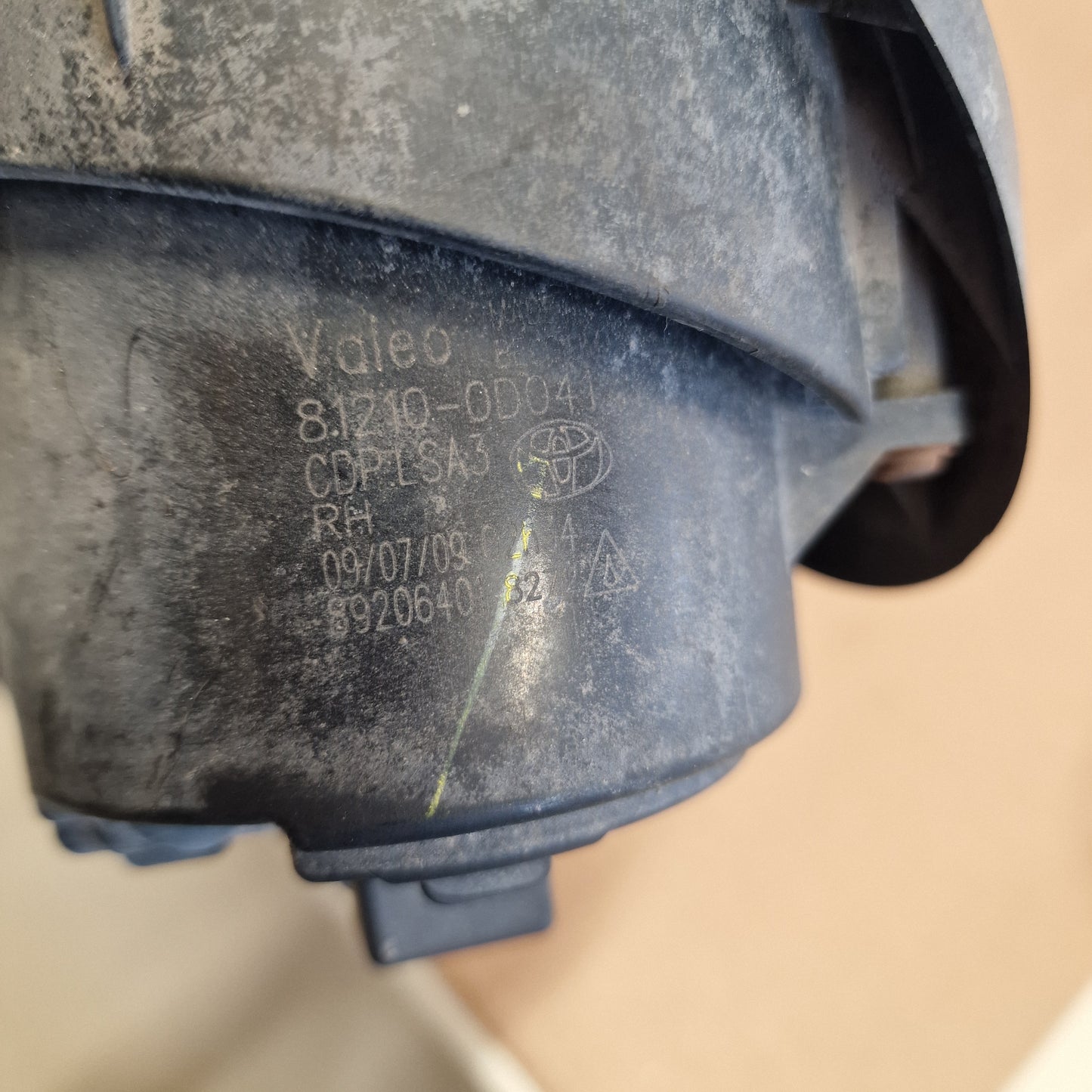 Etusumuvalo oikea Toyota Avensis StW (T27) 1.8 farmari bensiini 2009, 81210-0D041