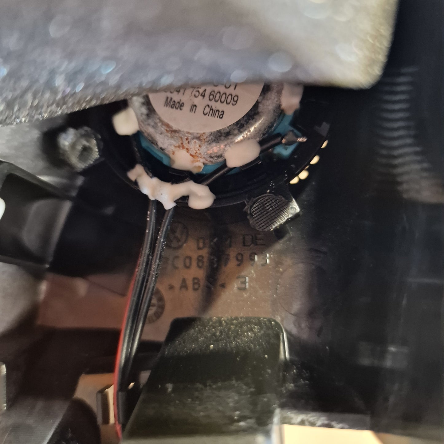 Kaiutin, etuovi vasen, Volkswagen Passat B7 Variant 365 1.6 TDI diesel 2011, 3C8035411, 3C0837993