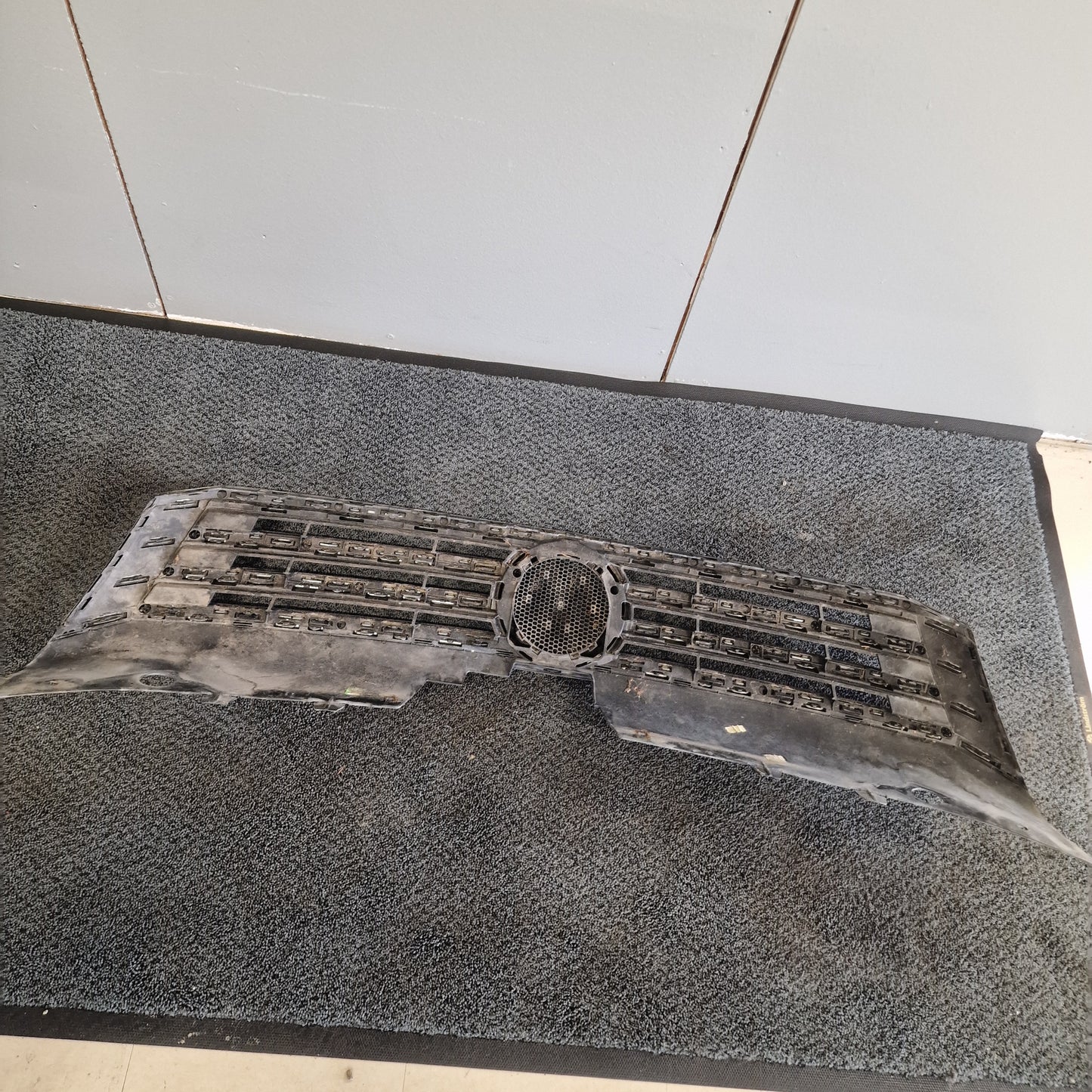 Etumaski Volkswagen Passat B7 Variant 365 1.6 TDI diesel 2011, 3AA853651