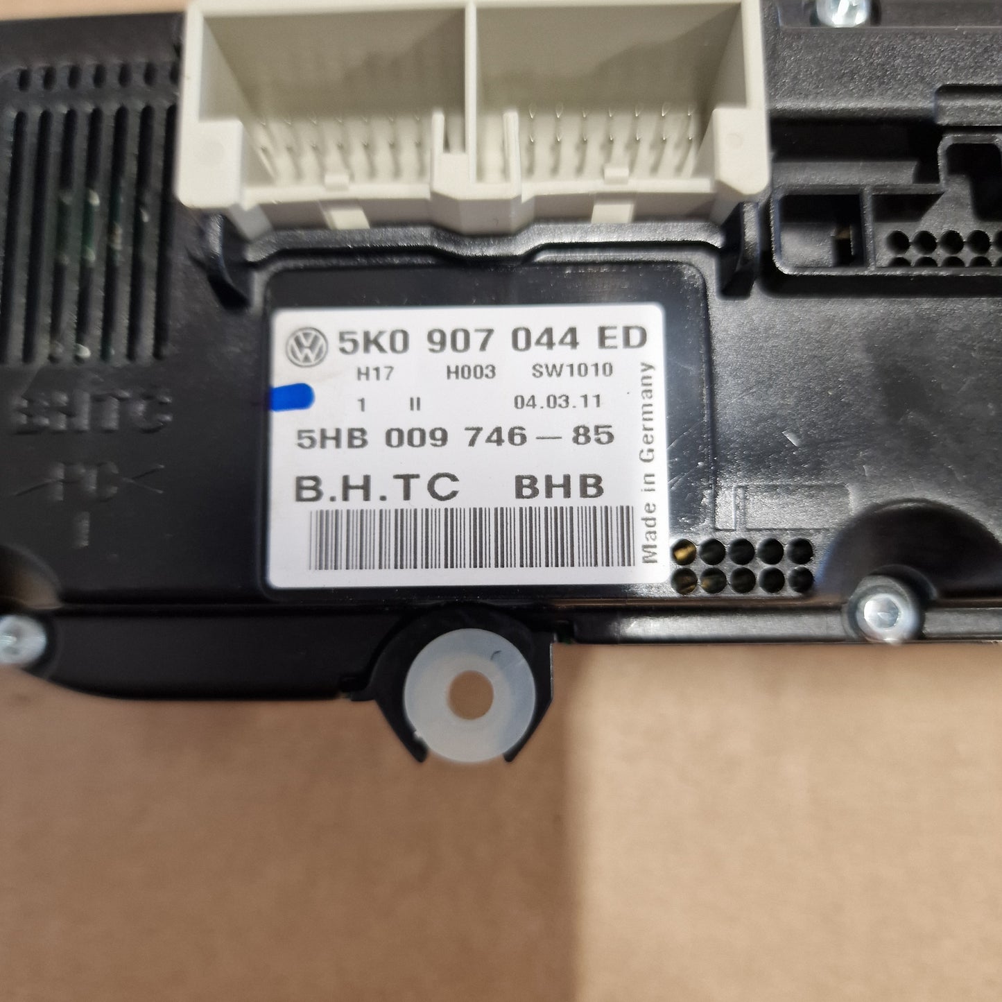 Lämpötilasäädin, Volkswagen Passat B7 Variant 365 1.6 TDI diesel 2011, 5K0907044 ED