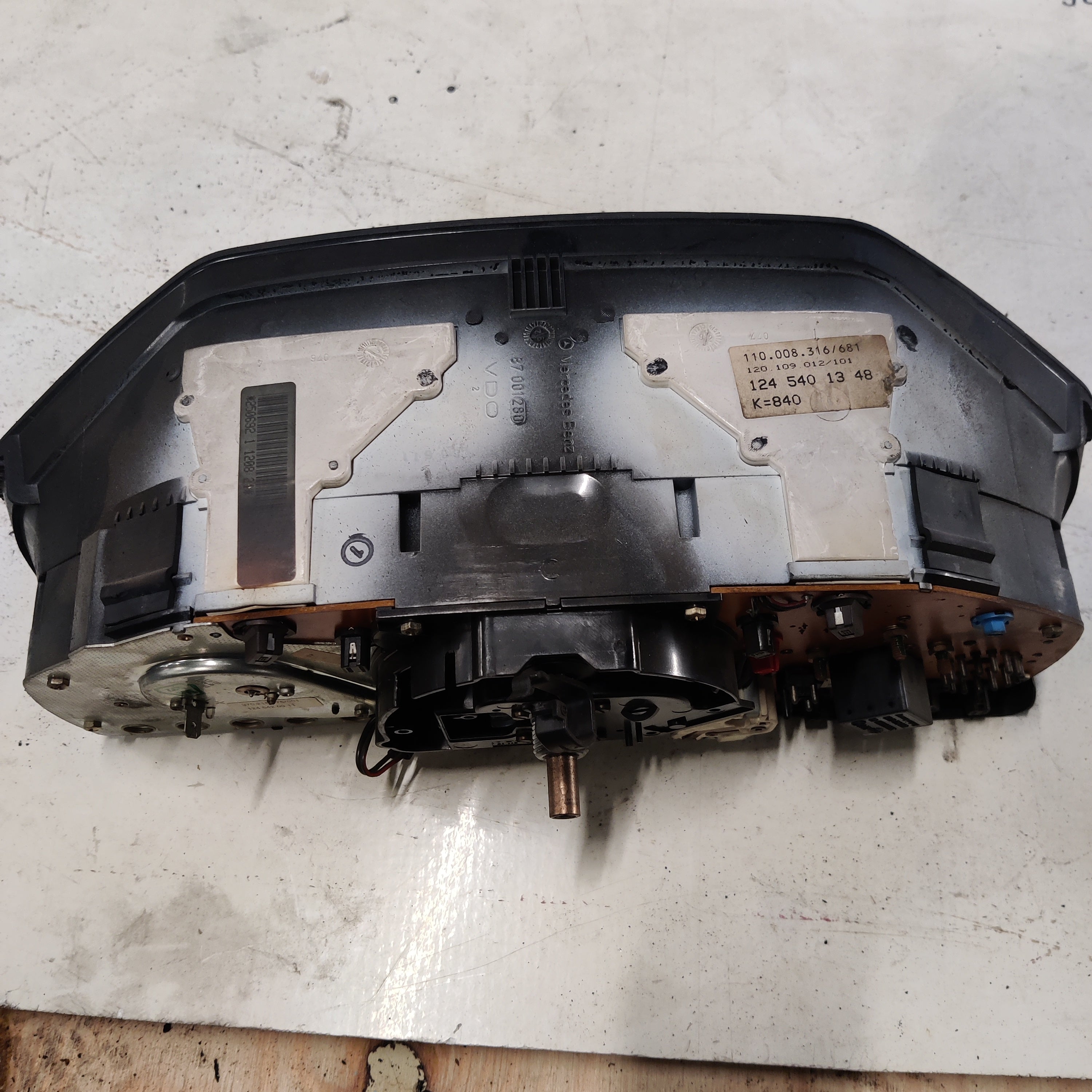 Mittaristo MB 200-500 W124 1986-1996, 1245420011