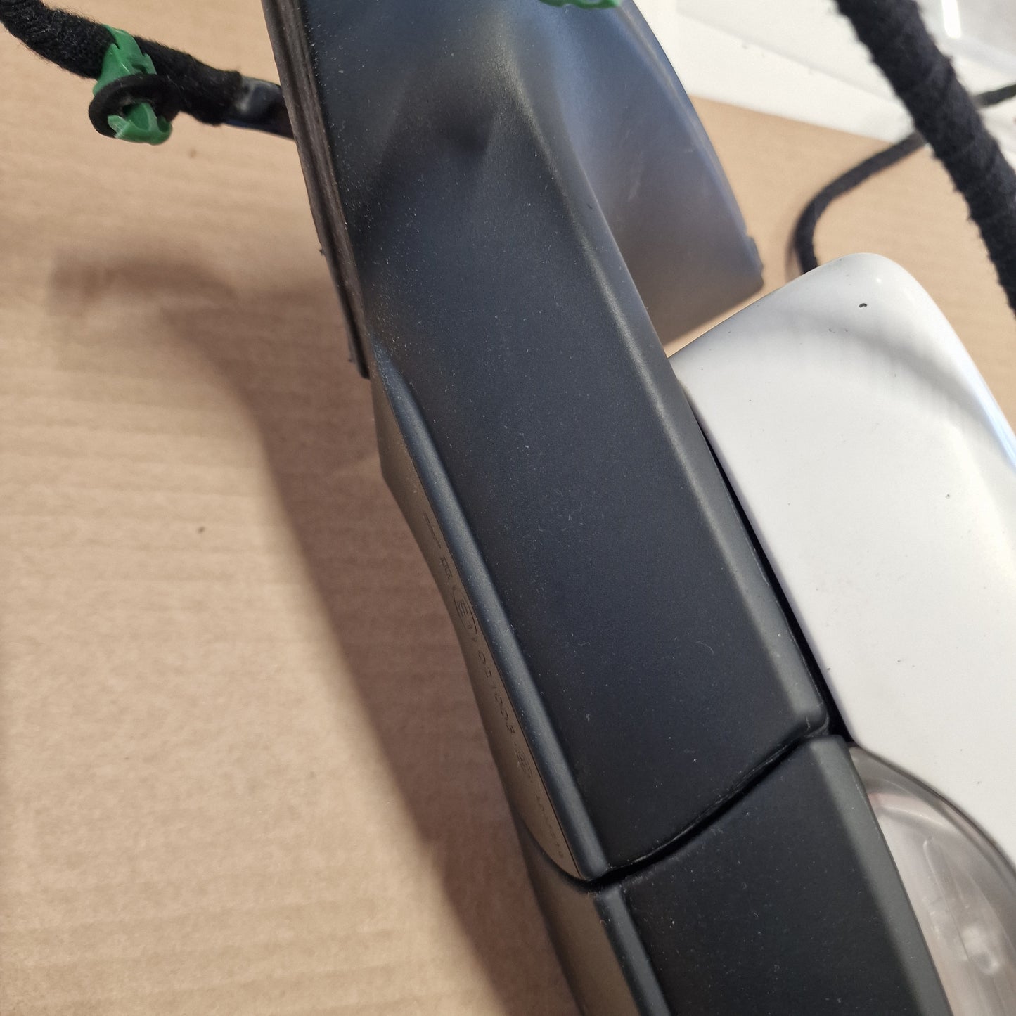 Peruutuspeili, vasen, sähköinen Volkswagen Passat B7 Variant 365 1.6 TDI diesel 2011, 3C0857933A