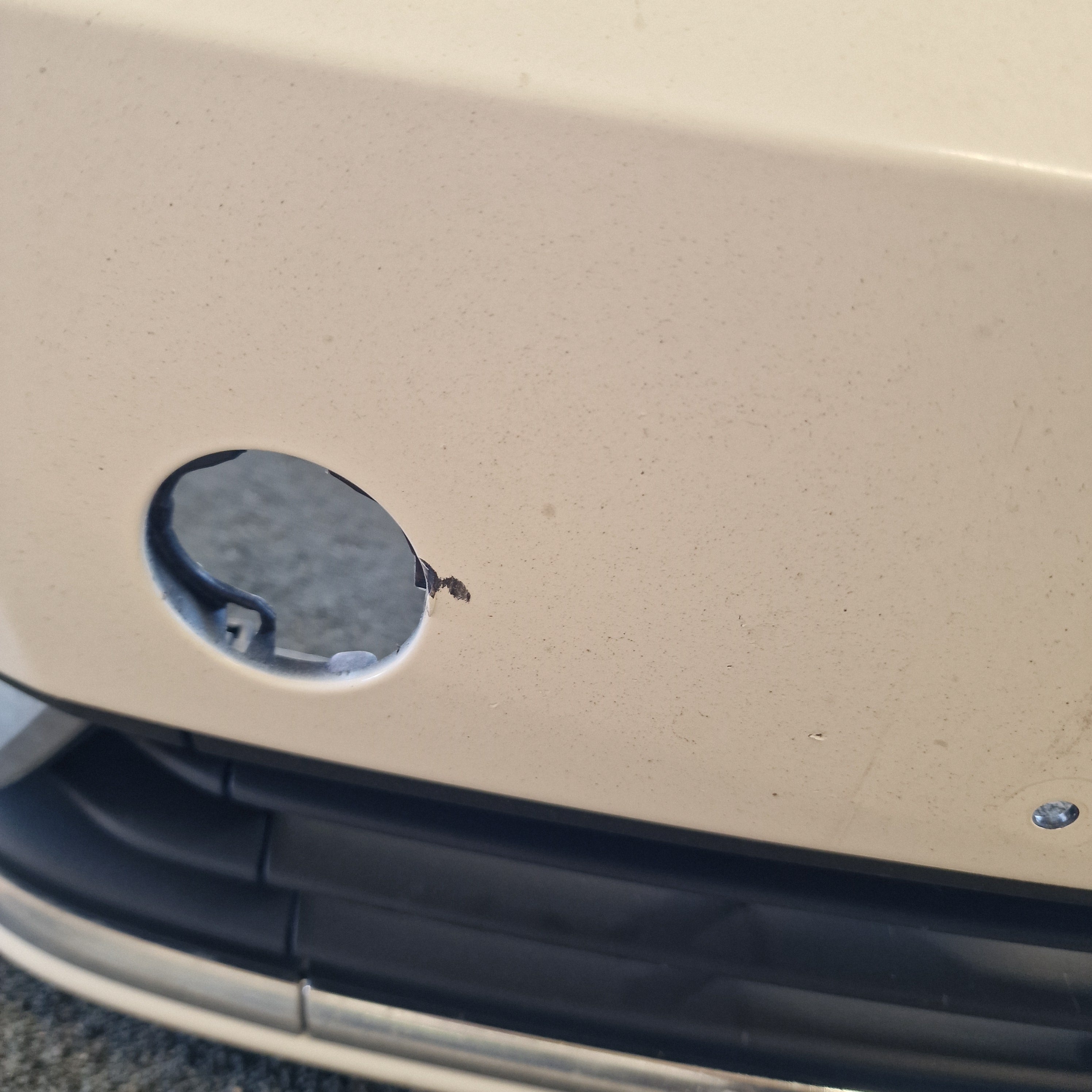 Etupuskuri Volkswagen Passat B7 Variant 365 1.6 TDI diesel 2011