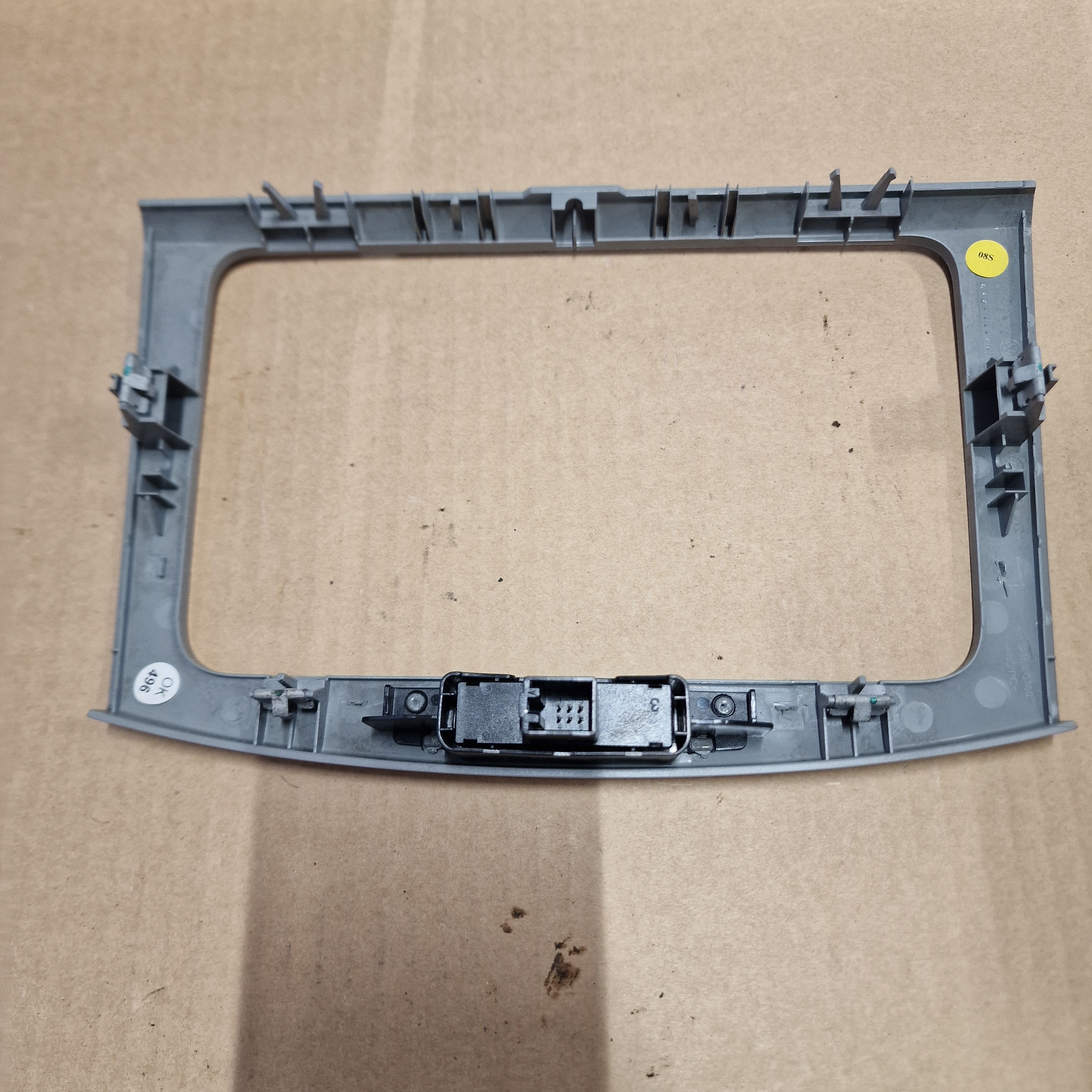 Radion kehys Volkswagen Passat B7 Variant 365 1.6 TDI diesel 2011, 3AA858069