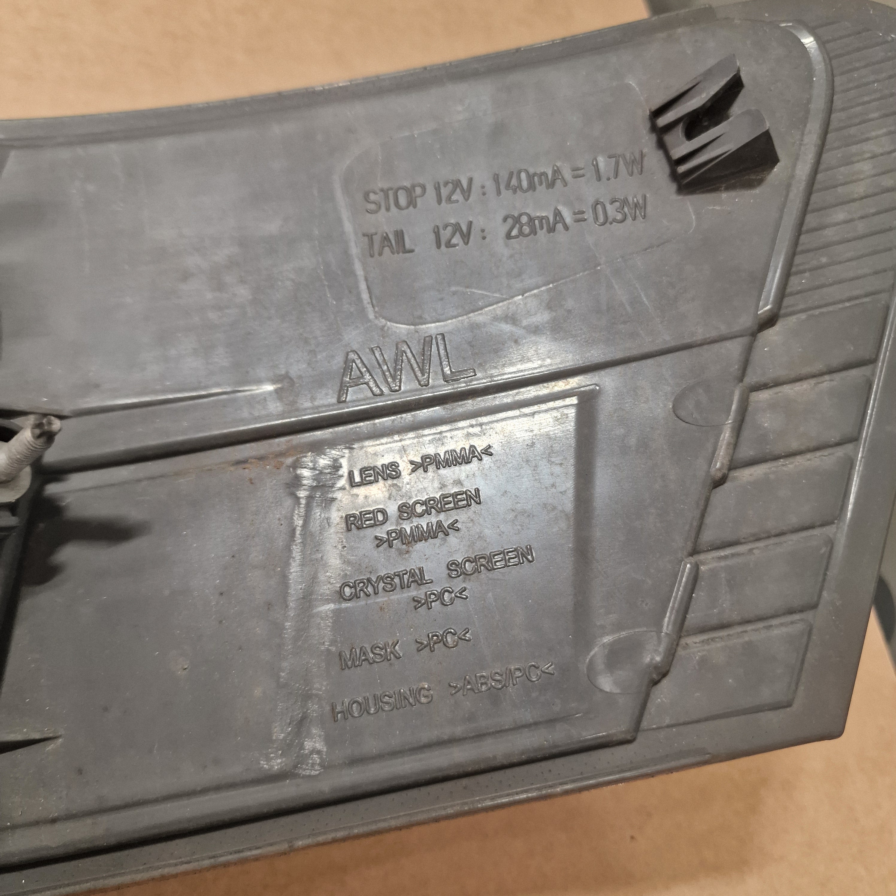 Takavalo vasen Toyota Avensis StW (T27) 1.8 farmari bensiini 2009
