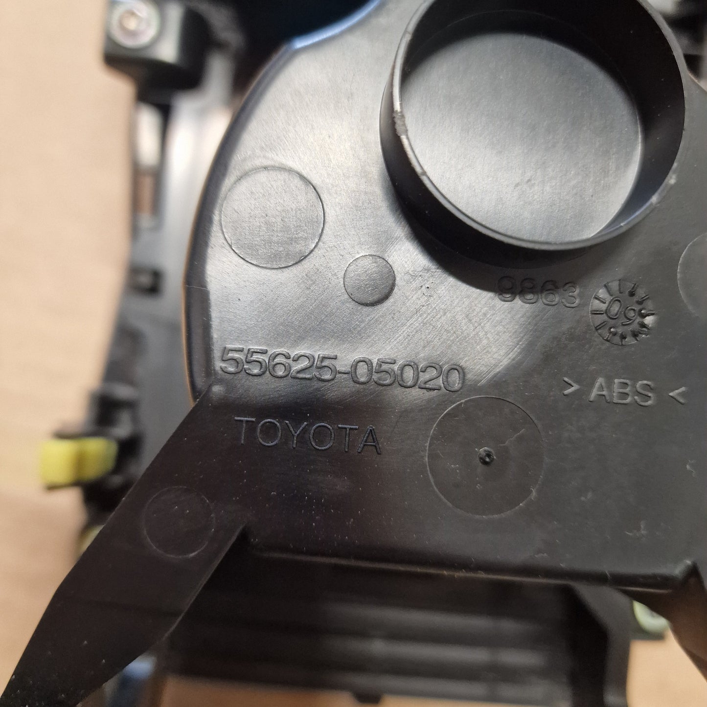 Vaihdekepin suojus Toyota Avensis StW (T27) 1.8 farmari bensiini 2009, 55625-05020