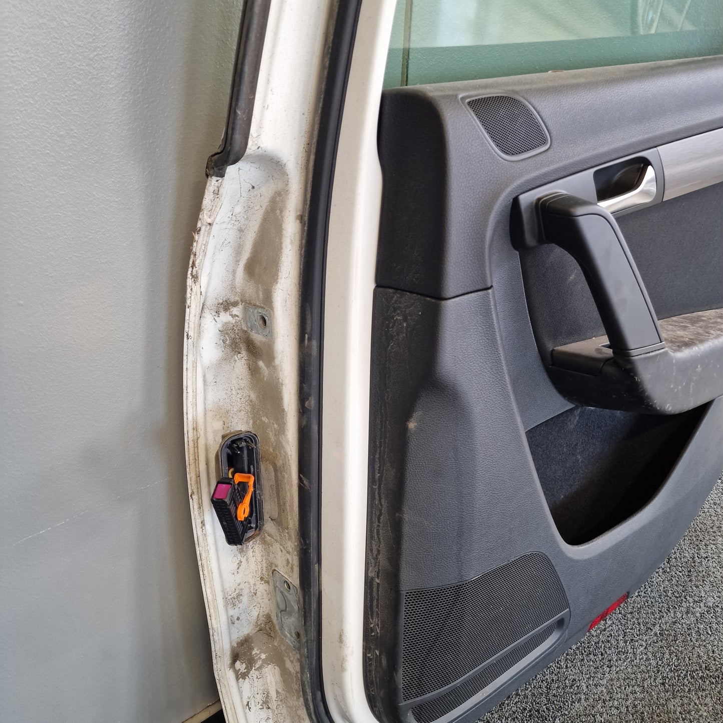 Takaovi, oikea Volkswagen Passat B7 Variant 365 1.6 TDI diesel 2011