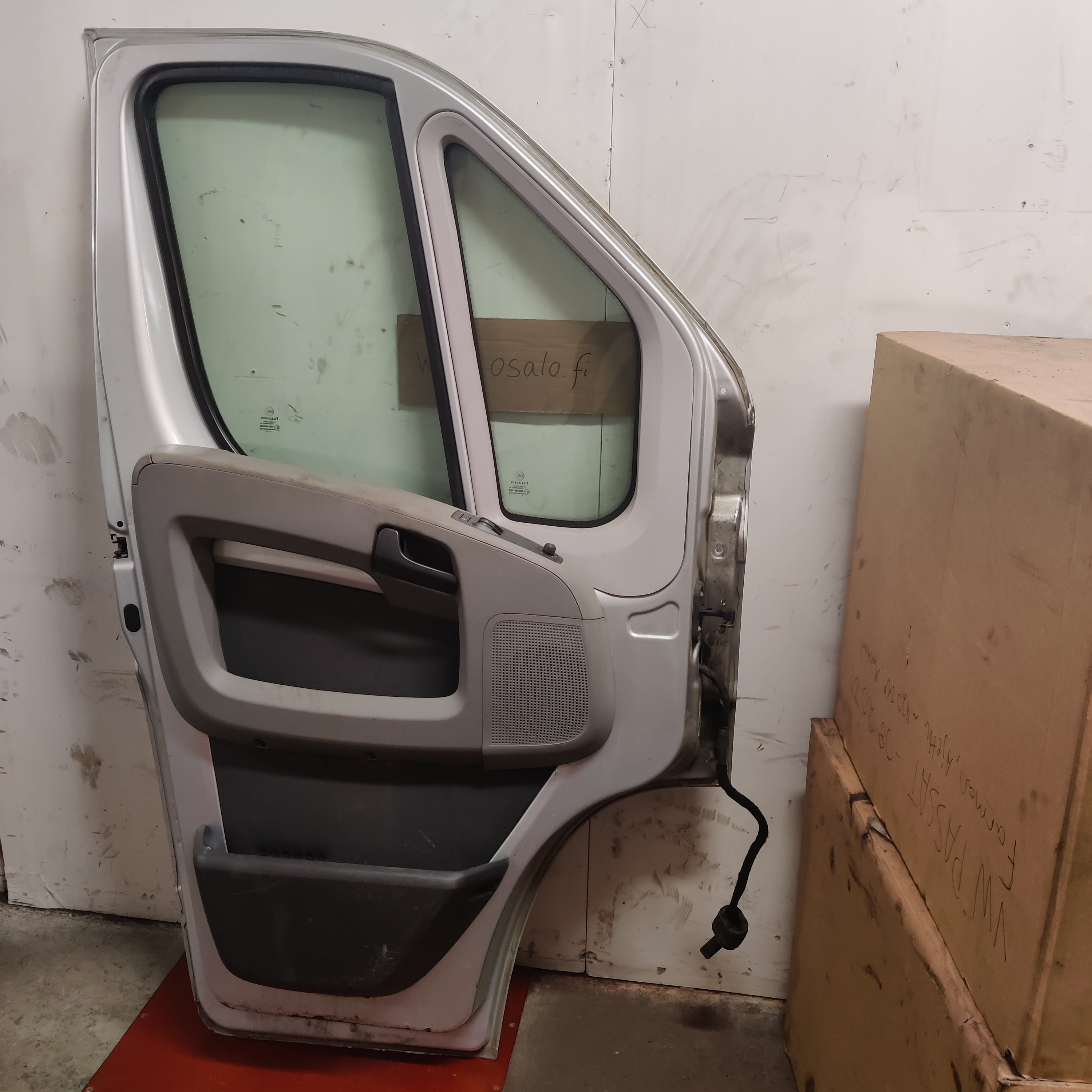 Etuovi, vasen Citroen Jumper II Bussi 2.2 HDi 100 2010