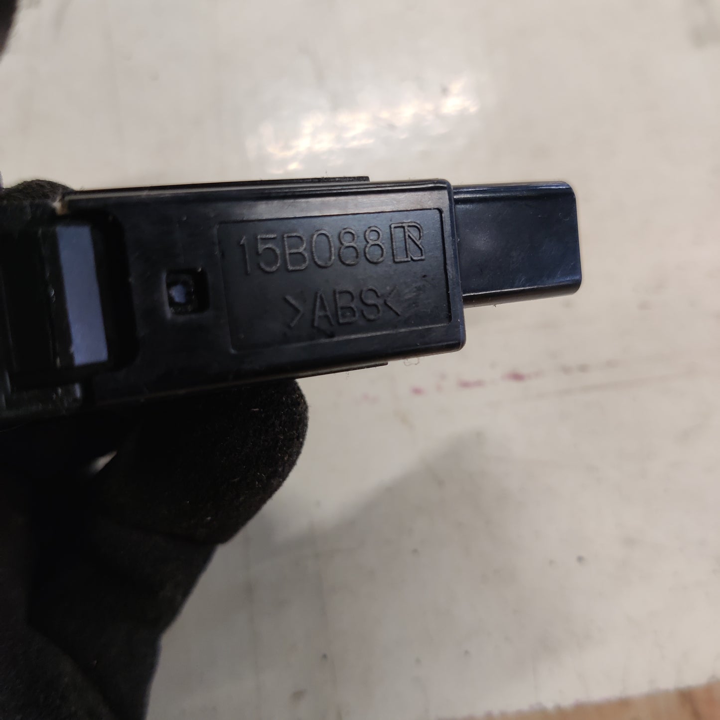 Istuinlämmittimen katkaisin Toyota RAV 4 III 2.0 4WD 2006, 15B088