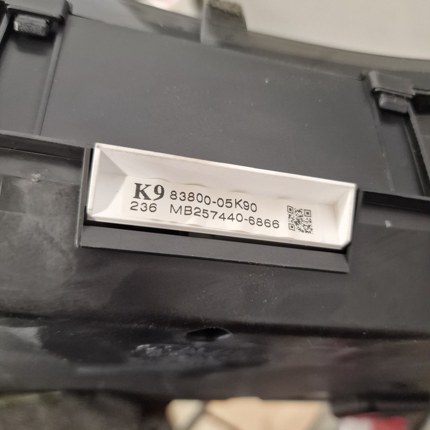 Mittaristo Toyota Avensis StW (T27) 1.8 farmari bensiini 2009, 83800-05K90