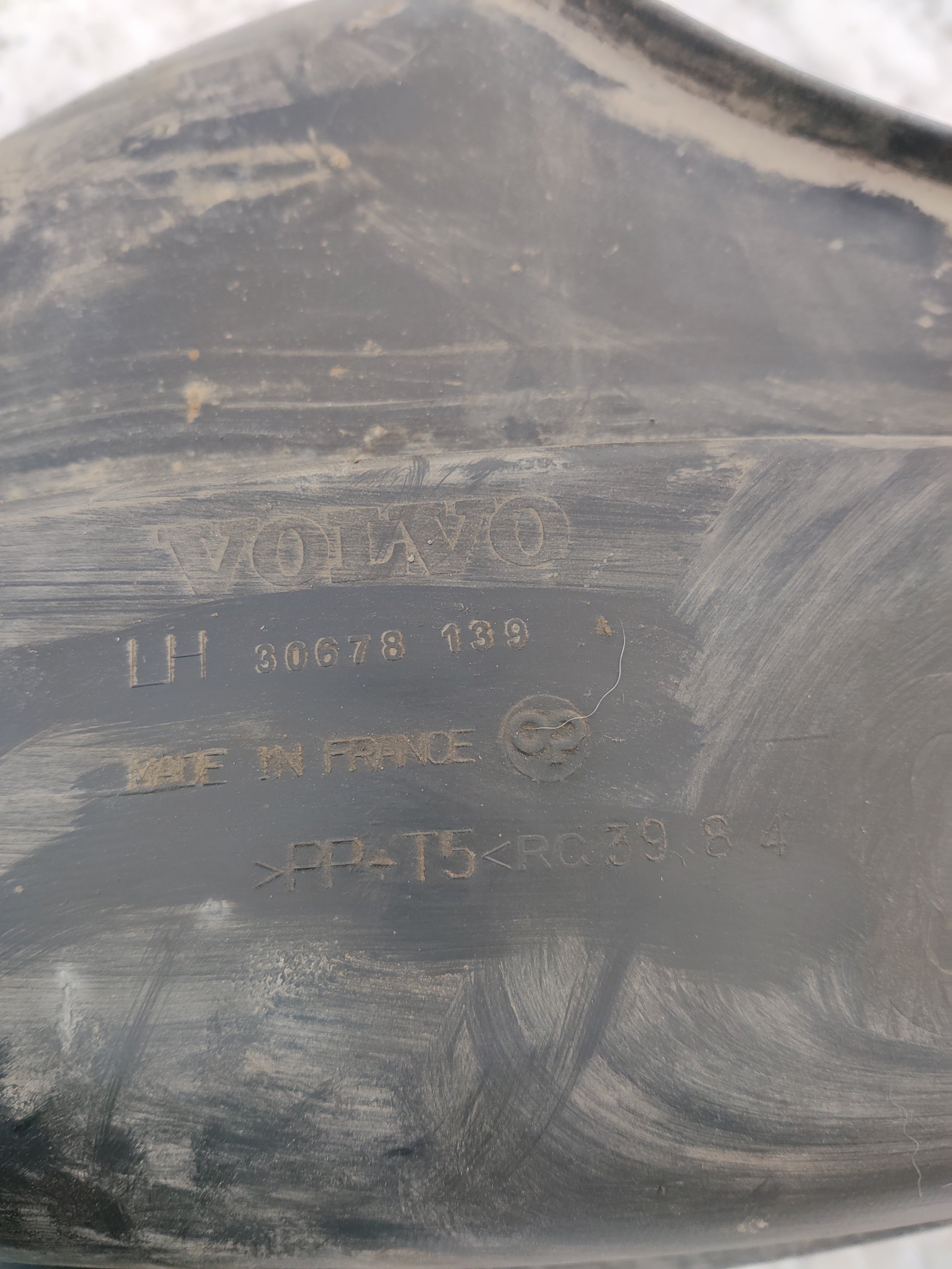 Takalokasuojan roiskesuojat Sisä, vasen, taka, Volvo V50 1.8 bensa 2004, 30678139