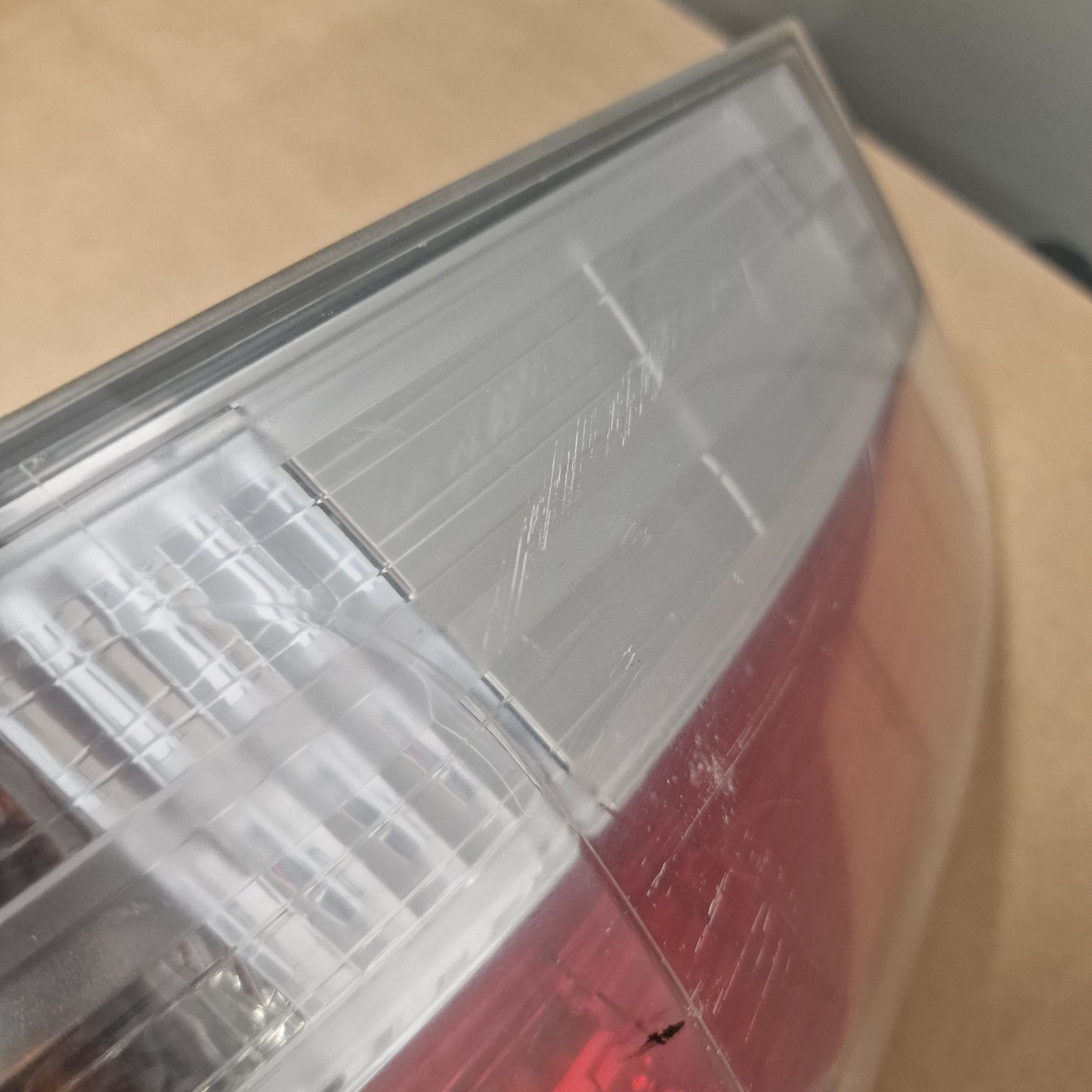 Takavalo vasen Toyota Avensis StW (T27) 1.8 farmari bensiini 2009