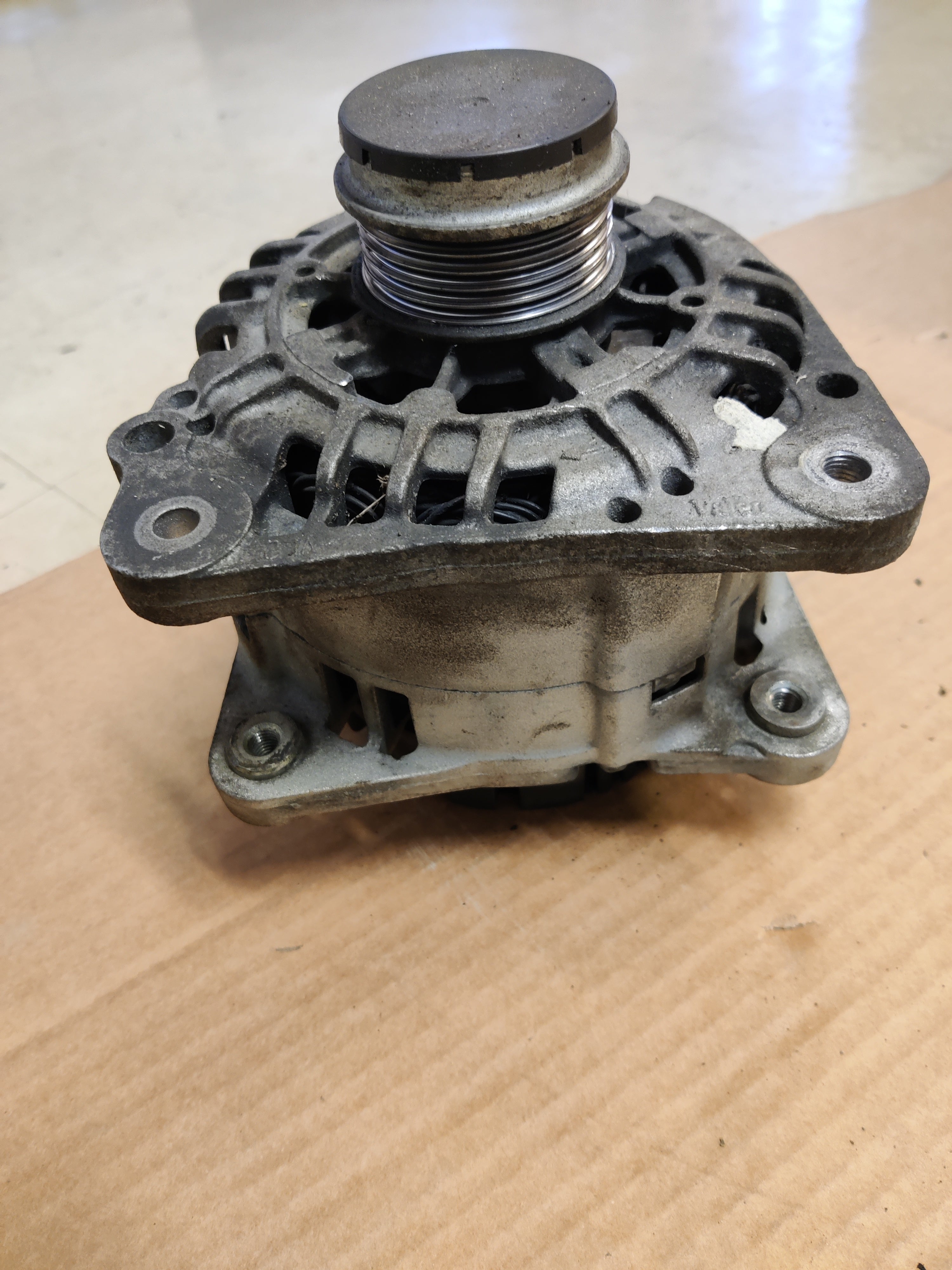 Valeo laturi Volkswagen Passat 1.9 TDI 2003 28-3705