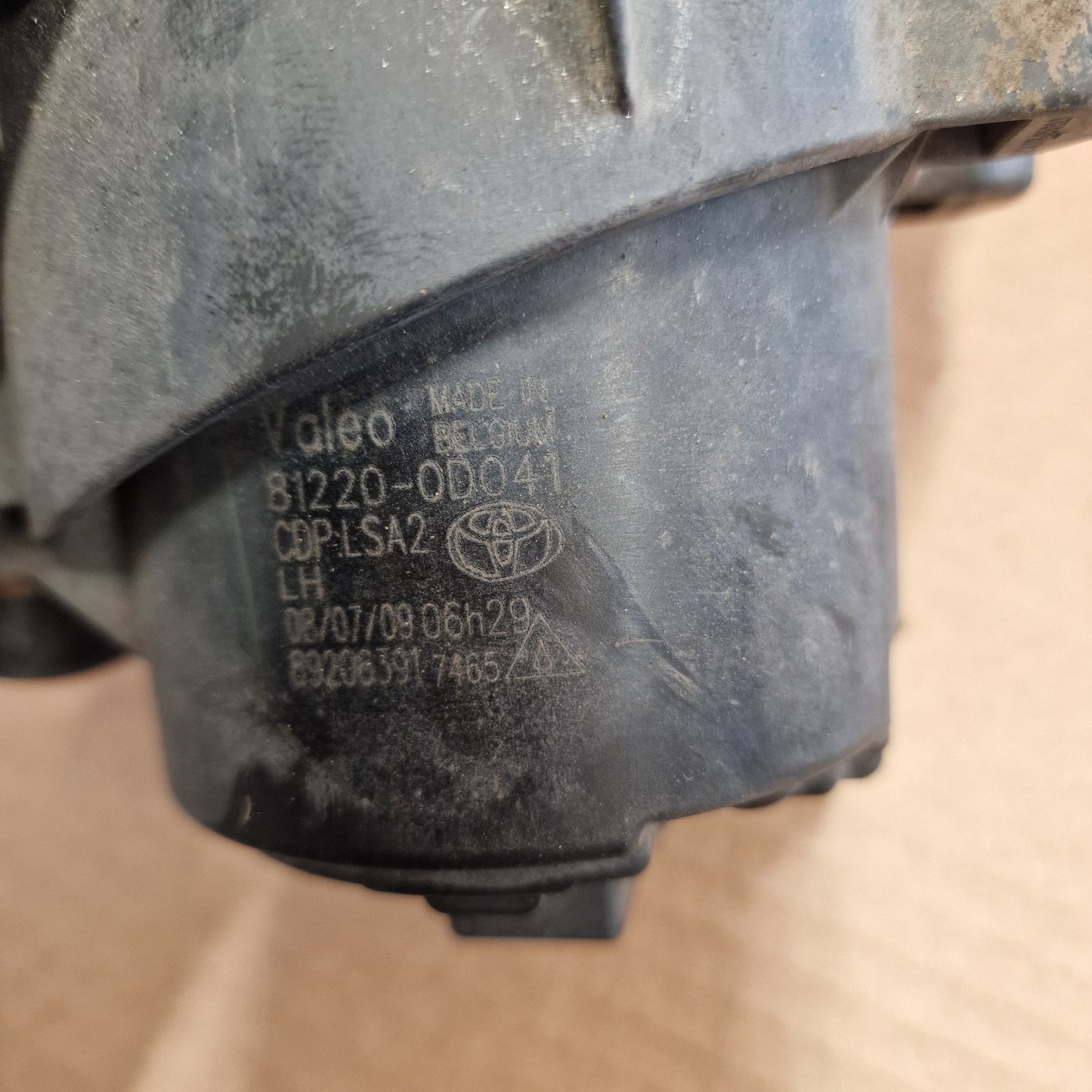 Etusumuvalo vasen Toyota Avensis StW (T27) 1.8 farmari bensiini 2009, 81220-0D041