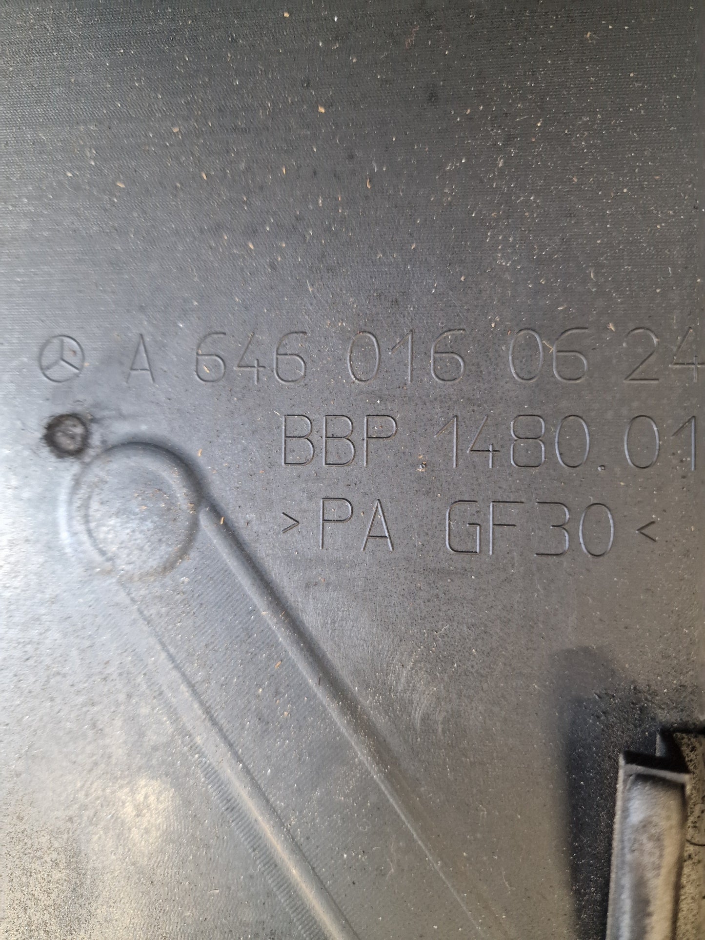 Moottorin suoja MB C W203 2000, A6460160624