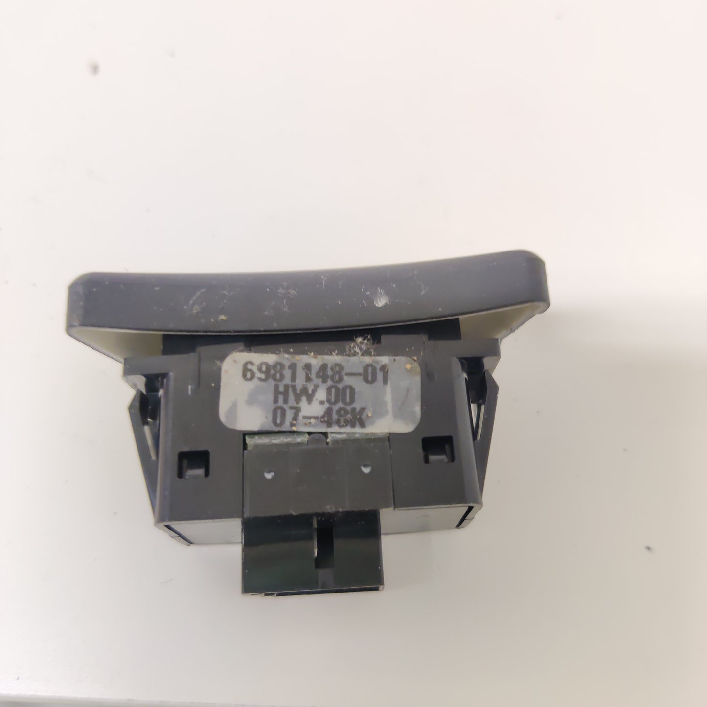 Ajotietokoneen katkaisin BMW 5 E61 520D Far 2008, 6981148-01