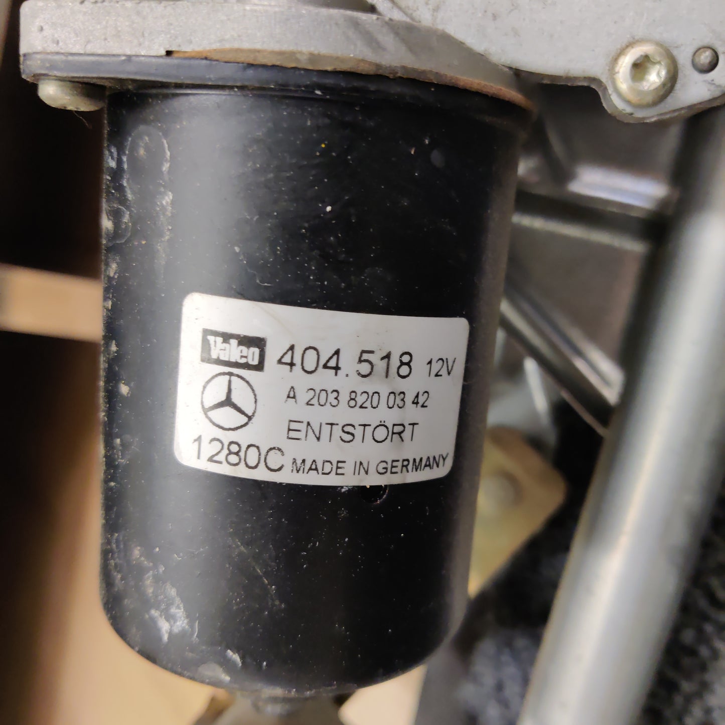 Etupyyhkimen vivusto ja moottori, MB C-CLASS W203 2000, A2038200342