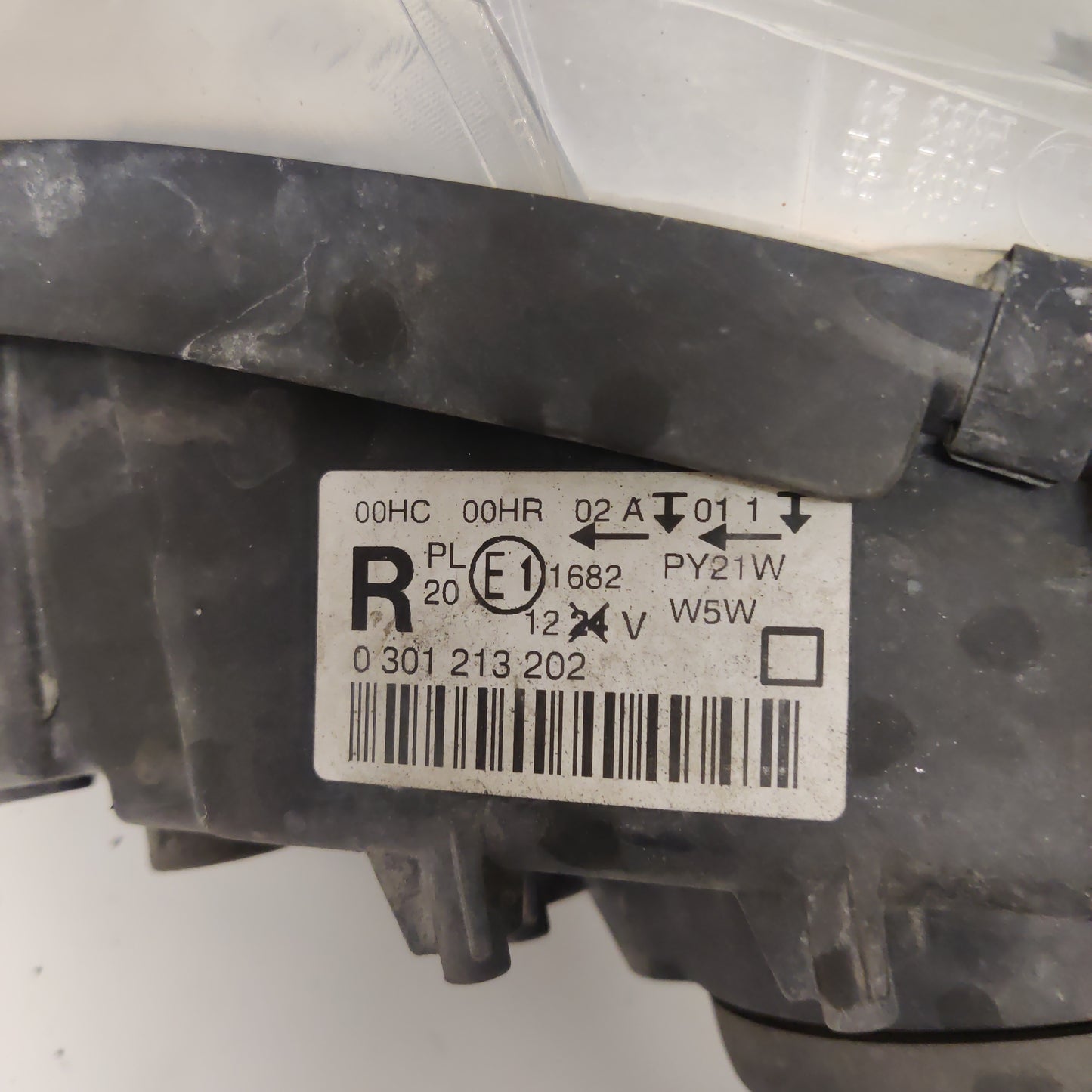 Etu umpio, oikea, Peugeot 5D 407 SW 2.0 Farmari 2005, 0301213202