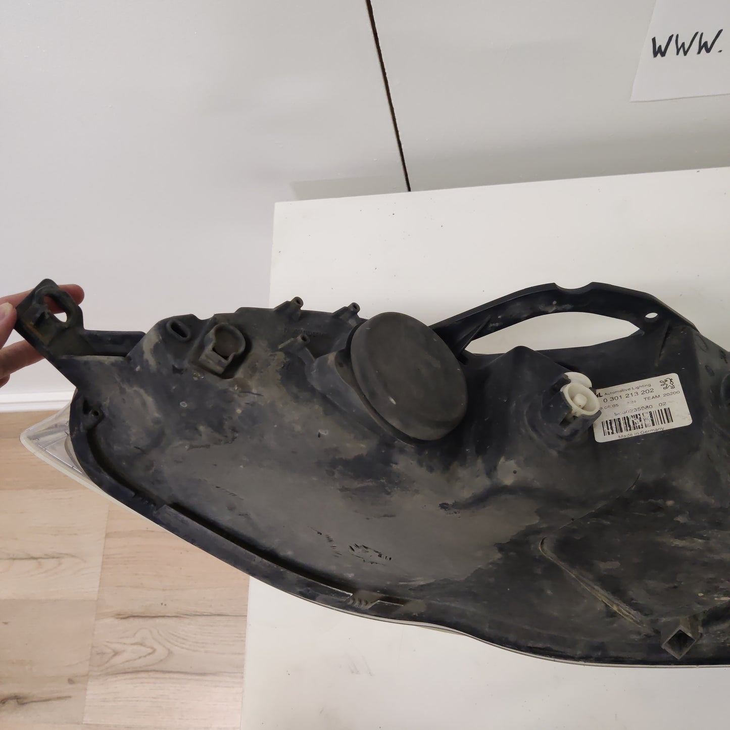 Etu umpio, oikea, Peugeot 5D 407 SW 2.0 Farmari 2005, 0301213202