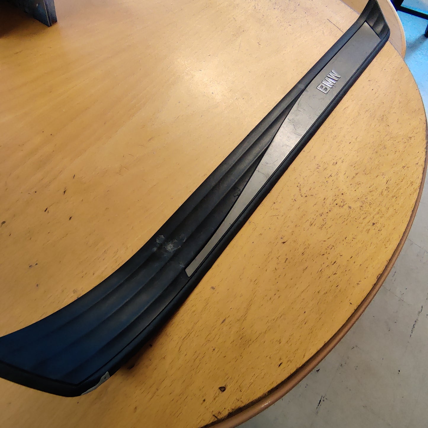 Kynnyslista, oikea etu, BMW 5 E61 520D Farmari 2008, 51477034304