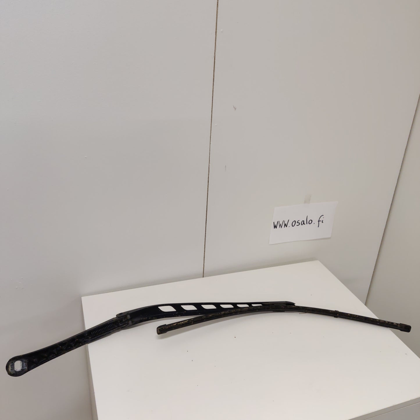 Tuulilasin pyyhkijän varsi, vasen, BMW 5 E61 520D Farmari 2008, 6161-7198597