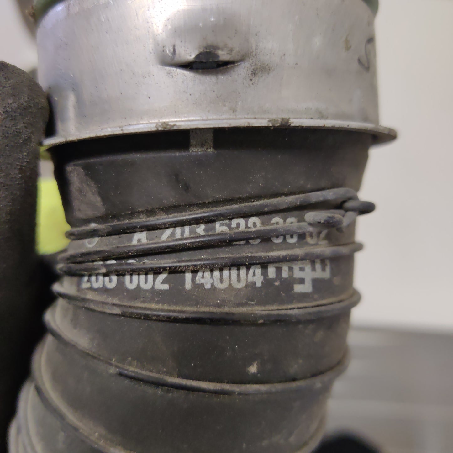 Välijäähdyttimen/Intercoolerin putki MB C-CLASS W203 2000, A2035233862, ZGS00214004