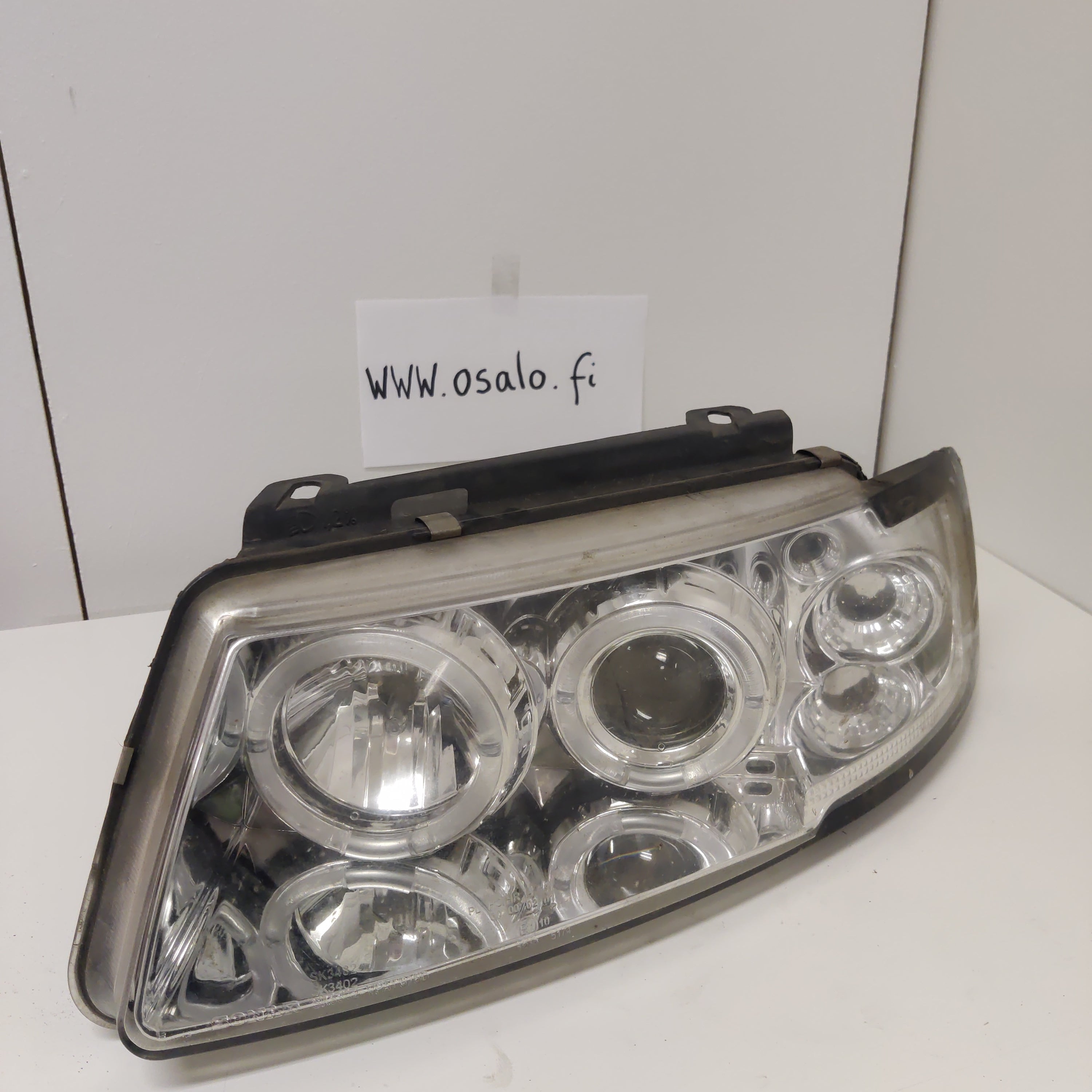 Ajovalo, oikea Vw Passat 2001, SK3302-VPAT975D