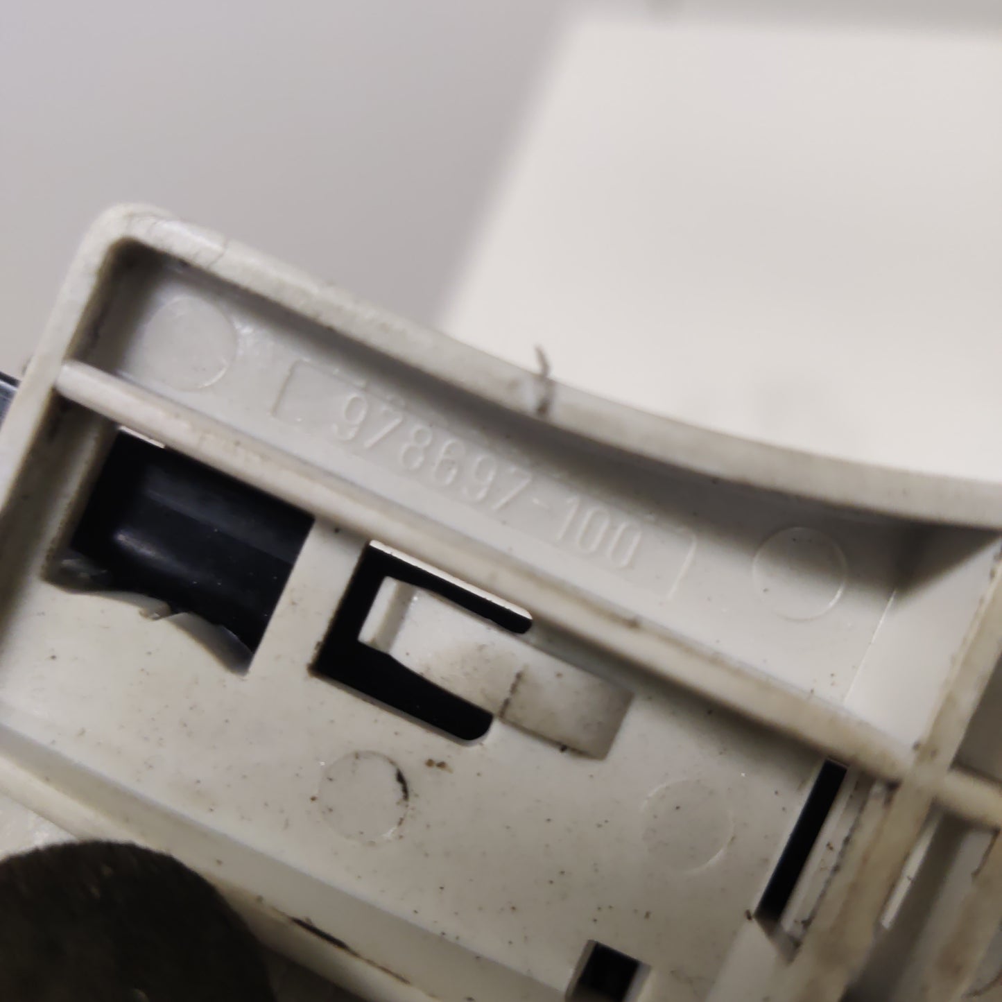 Lasinnostin taka, oikea Vw Passat 2.0 TDI Farmari 2008, 980880101