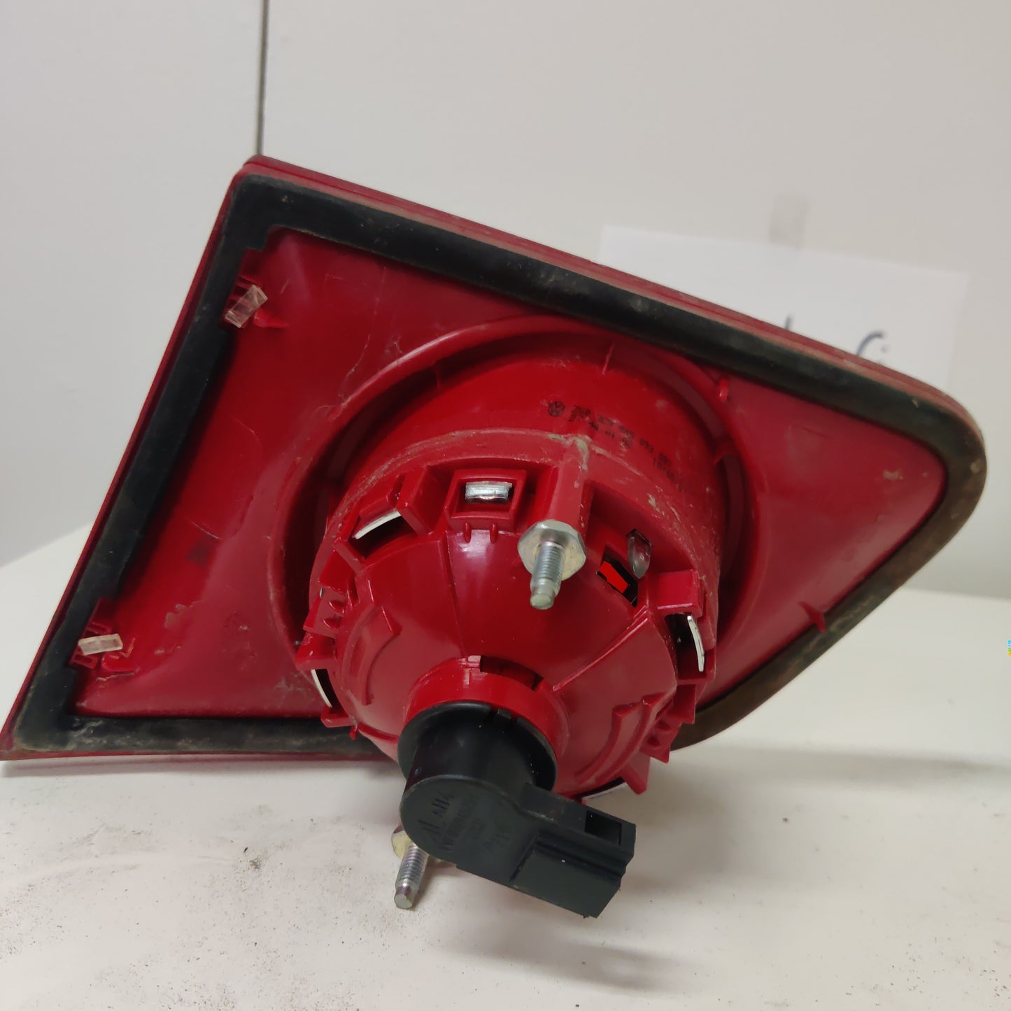 Takakannen/ Peräluukun takavalo, vasen Vw Passat 2.0 TDI Farmari 2008, 3C994509308S