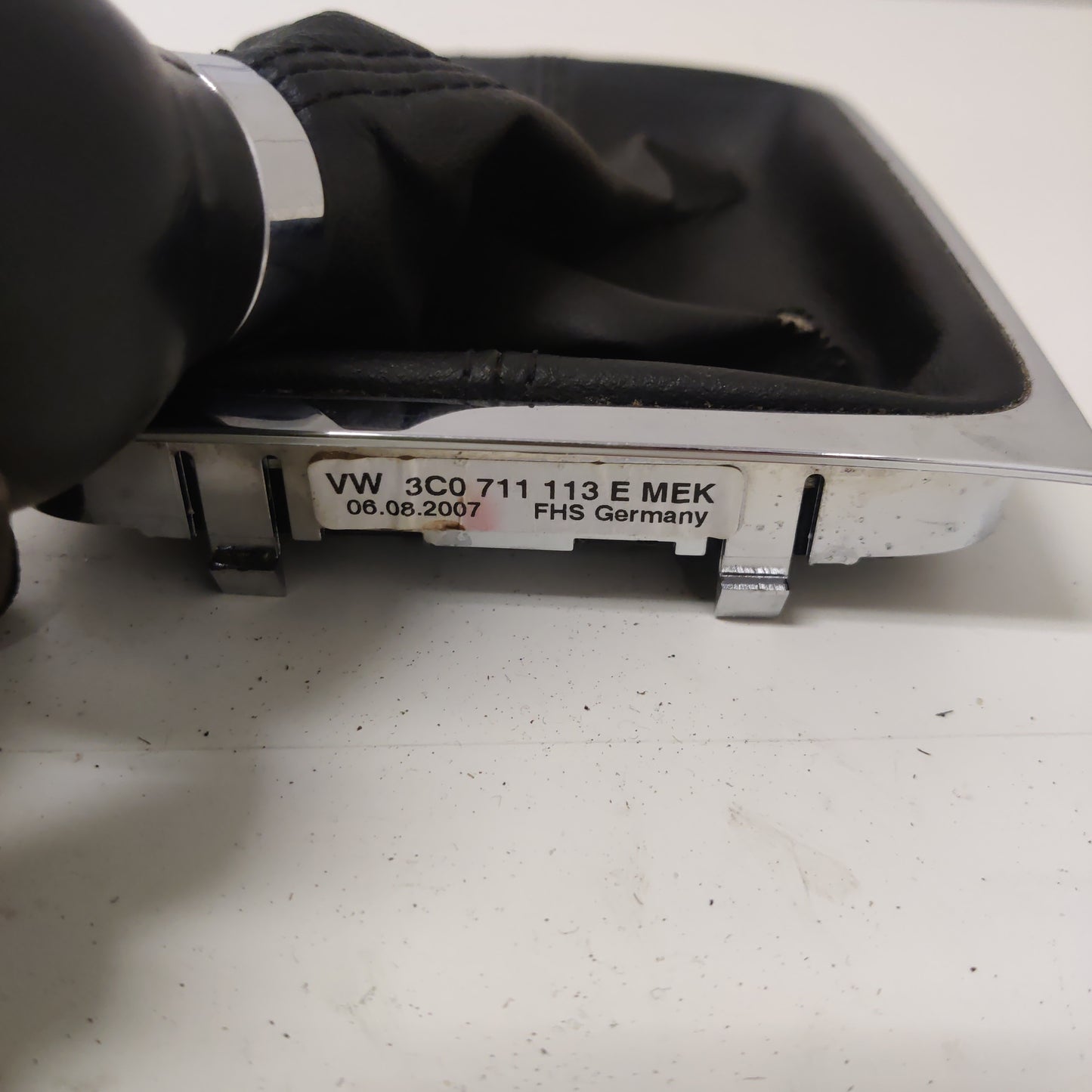 Vaihdekepin verhoilu Vw Passat 2.0 TDI Farmari 2008, 3C0711113