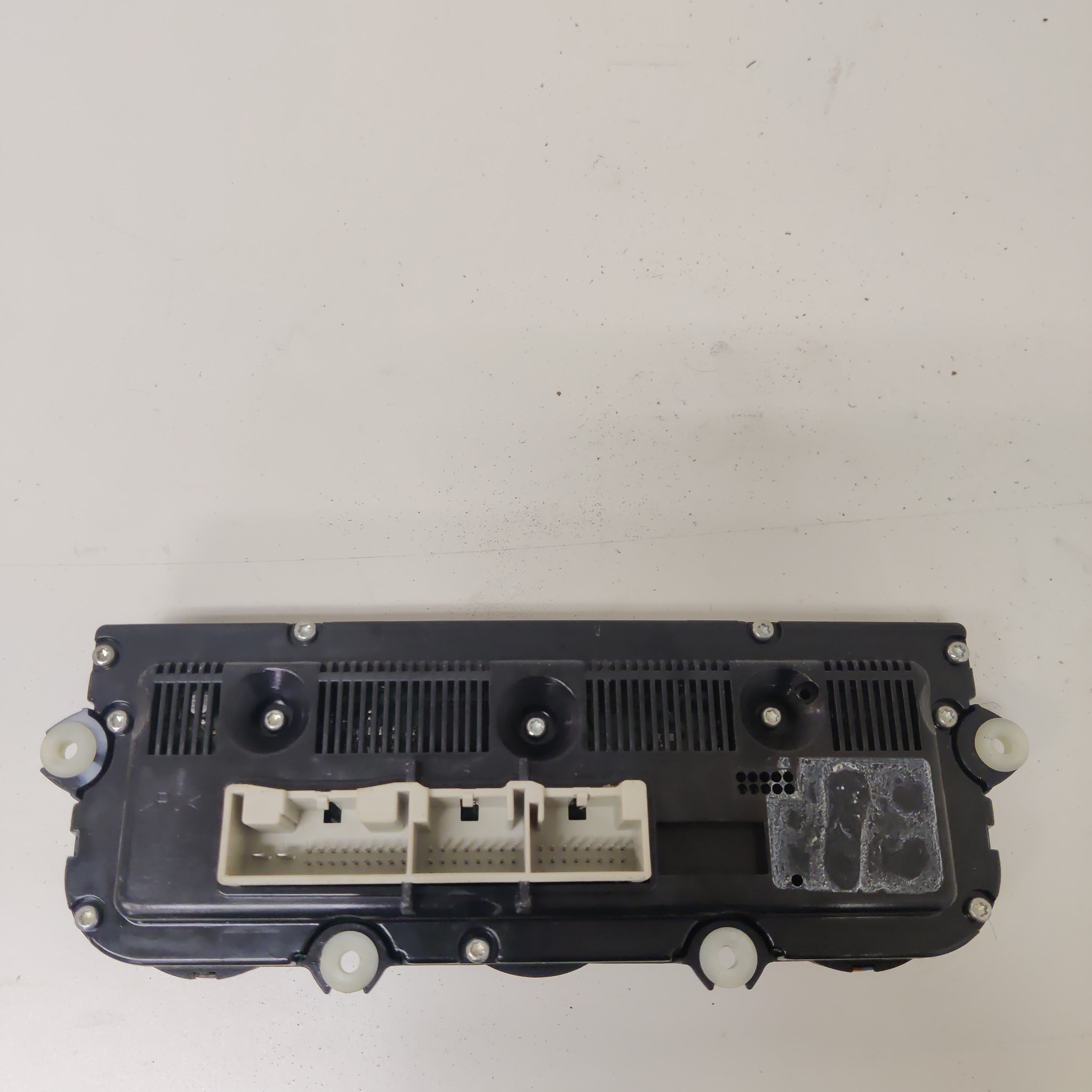 Ilmastointi katkaisija Vw Passat 2.0 TDI Farmari 2008, 3C0907044DA