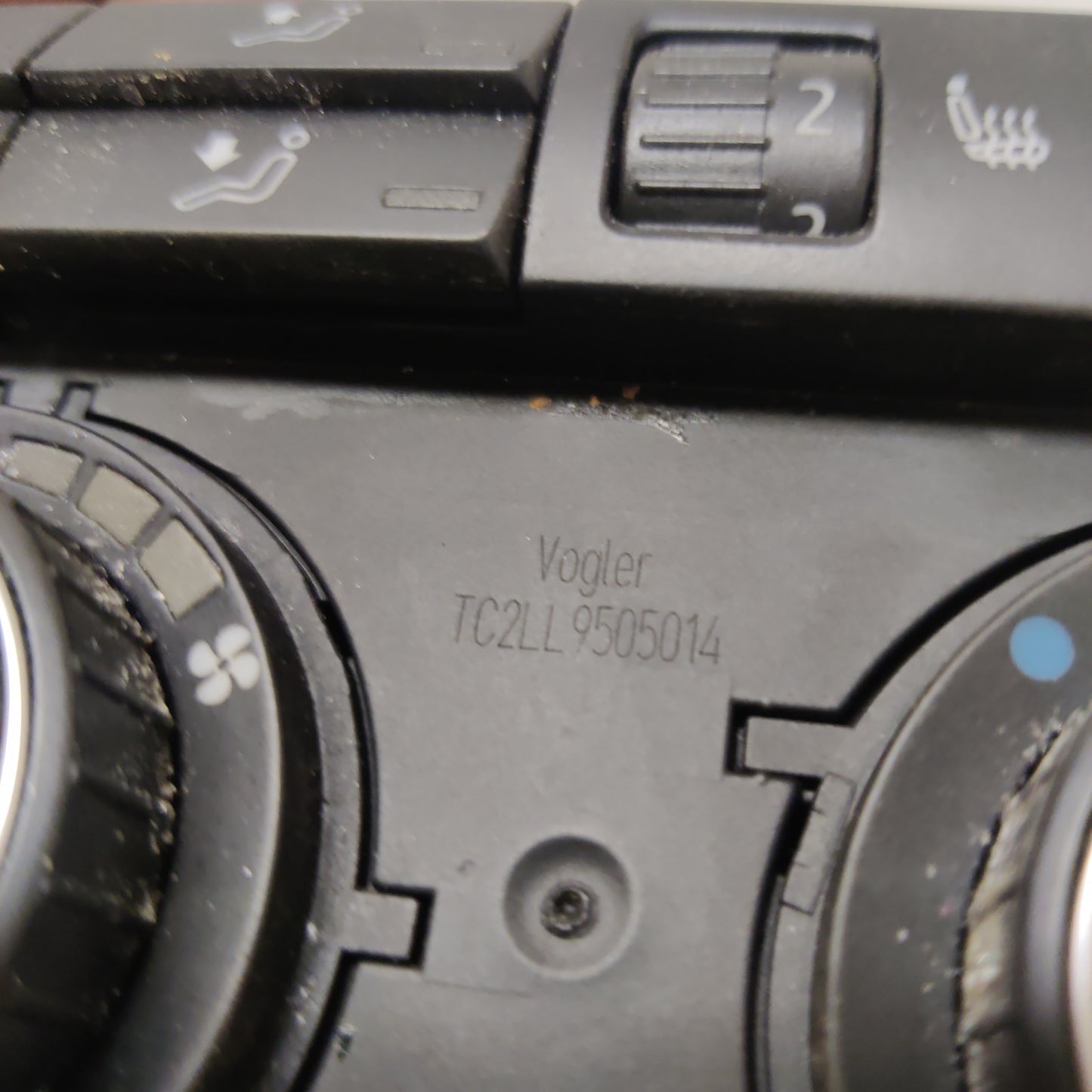 Ilmastointi katkaisija Vw Passat 2.0 TDI Farmari 2008, 3C0907044DA