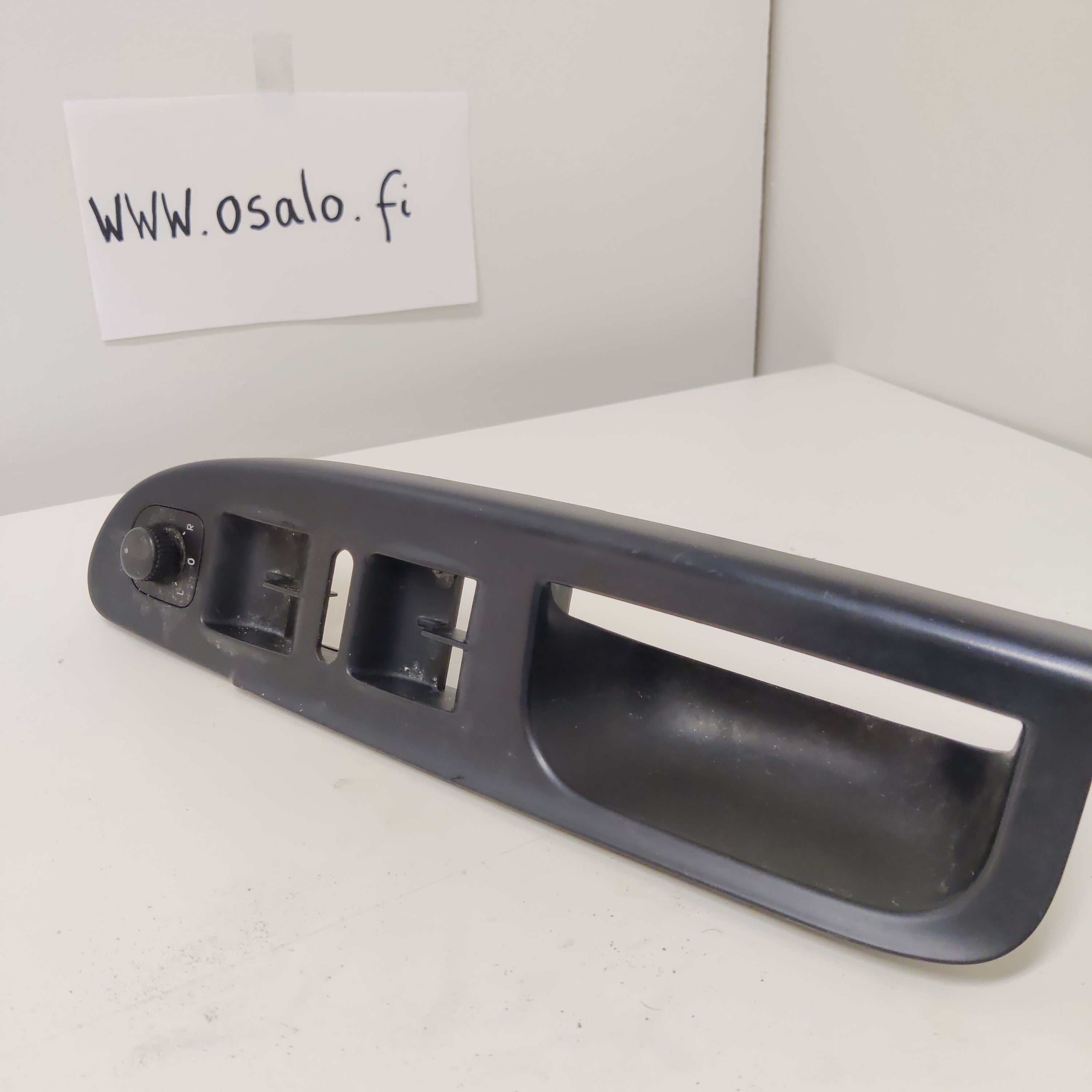 Lasin sähkönostimen katkaisin, Vw Passat 2.0 TDI Farmari 2008, 3C1867171