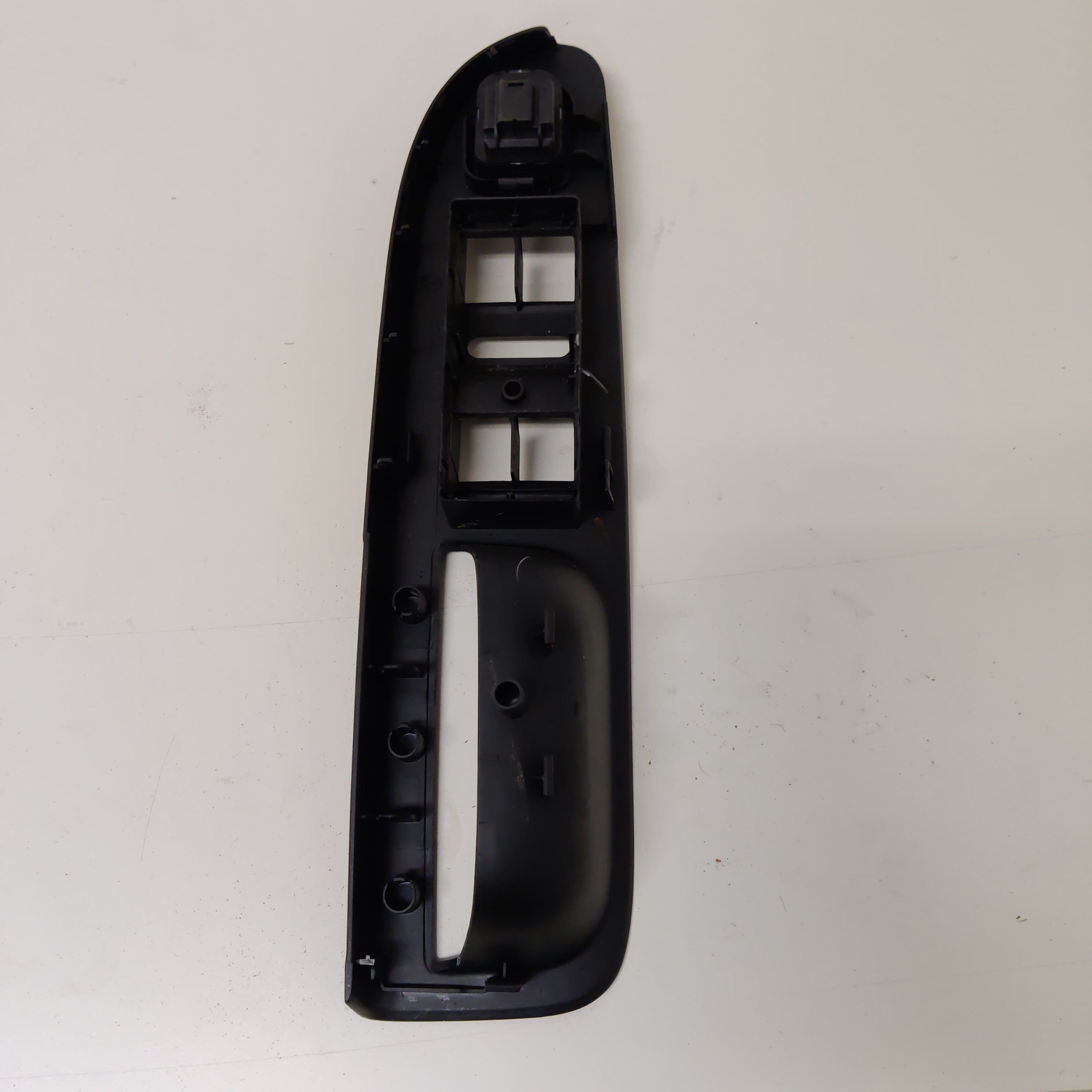 Lasin sähkönostimen katkaisin, Vw Passat 2.0 TDI Farmari 2008, 3C1867171