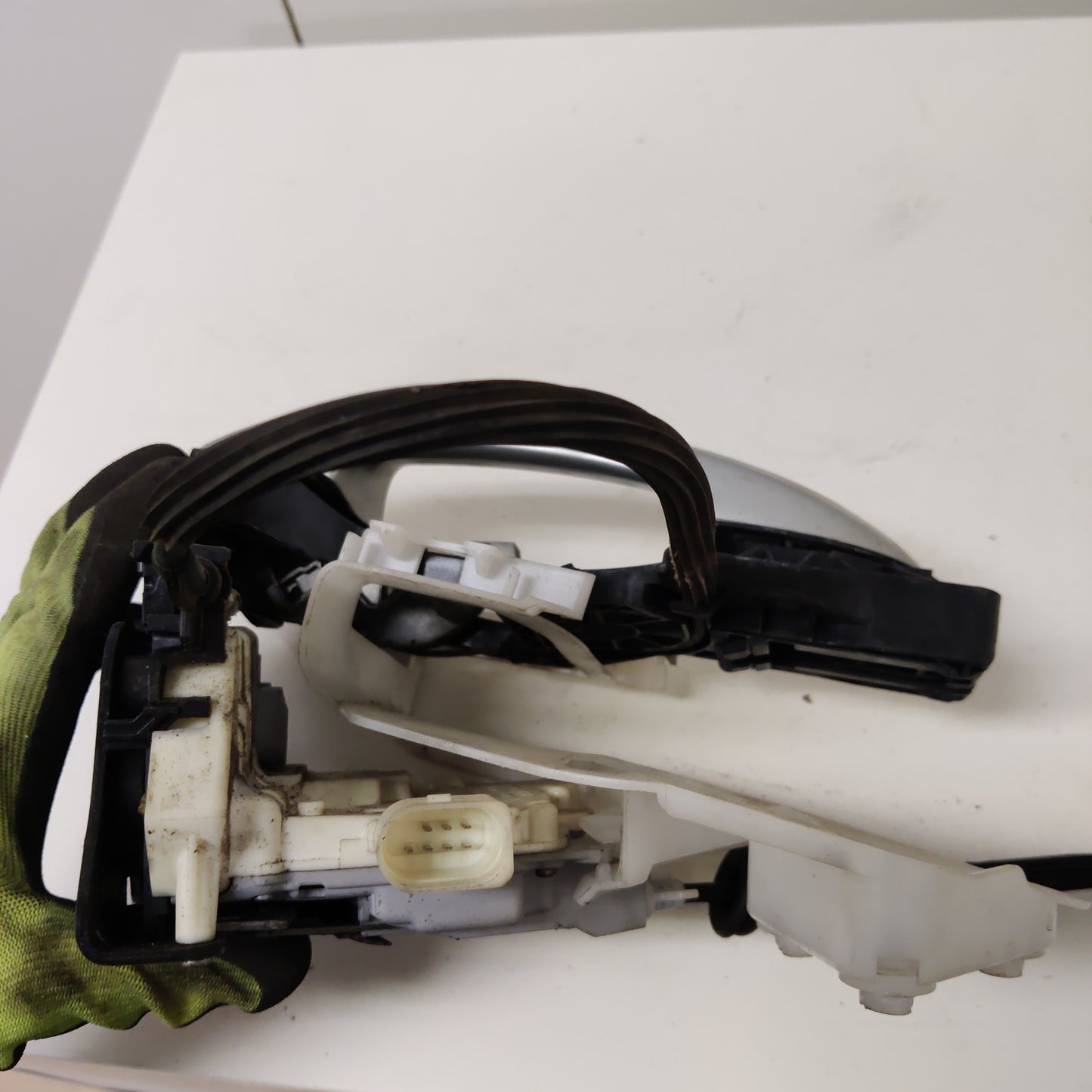 Takaoven lukko ja kahva, vasen, Vw Passat 2.0 TDI Farmari 2008, CZ3C4839016A