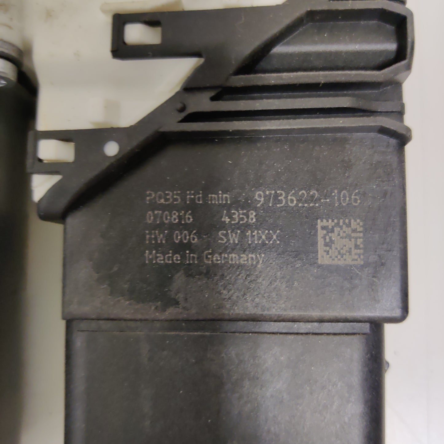 Takaoven ikkunan nostomoottori, Vw Passat 2.0 TDI Farmari 2008, 960092-100