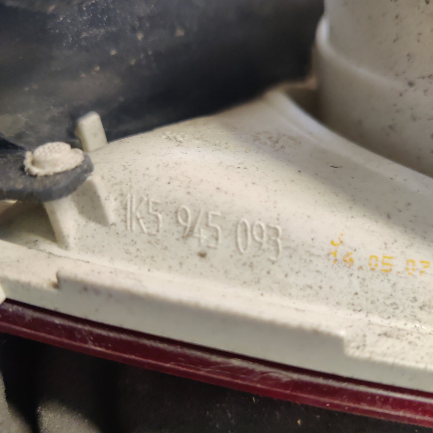 Takavalo, takakansi, vasen, Vw Jetta V (1K2) 77 kW Diesel, 1K5945093