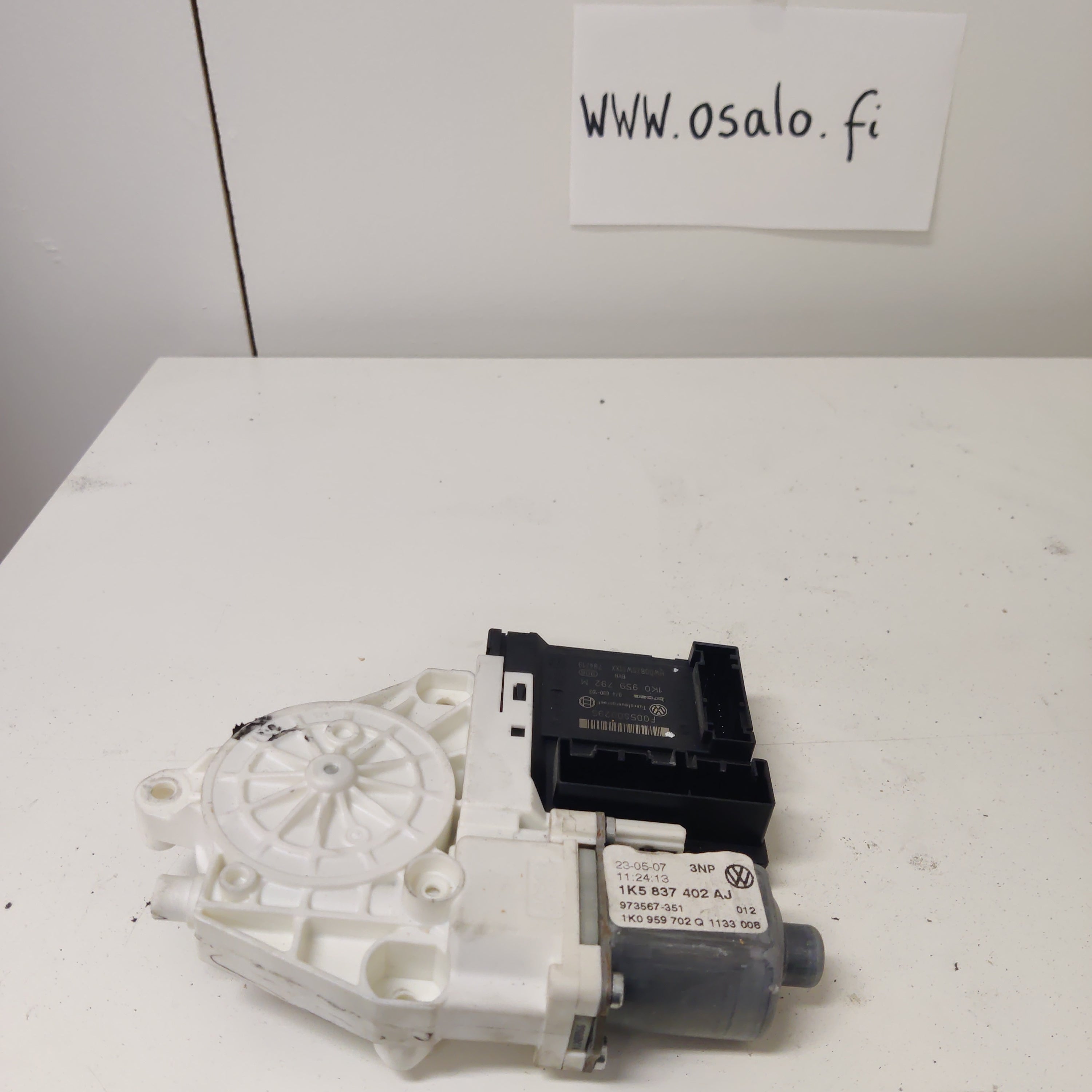 Lasinnostimen moottori, oikea, etu, Vw Jetta V (1K2) 77 kW Diesel, 1K5837402AJ