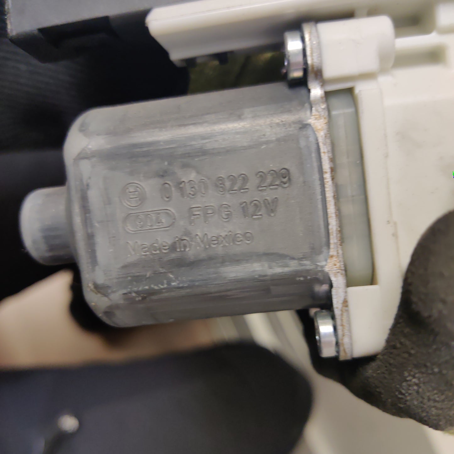 Lasinnostimen moottori, oikea, etu, Vw Jetta V (1K2) 77 kW Diesel, 1K5837402AJ