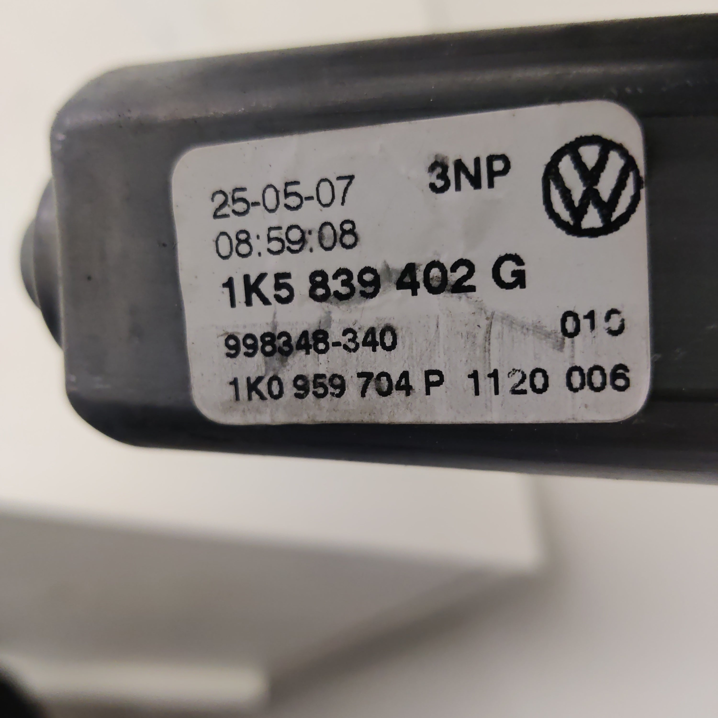 Lasinnostimen moottori, oikea, taka, Vw Jetta V (1K2) 77 kW Diesel, 1K5839402G