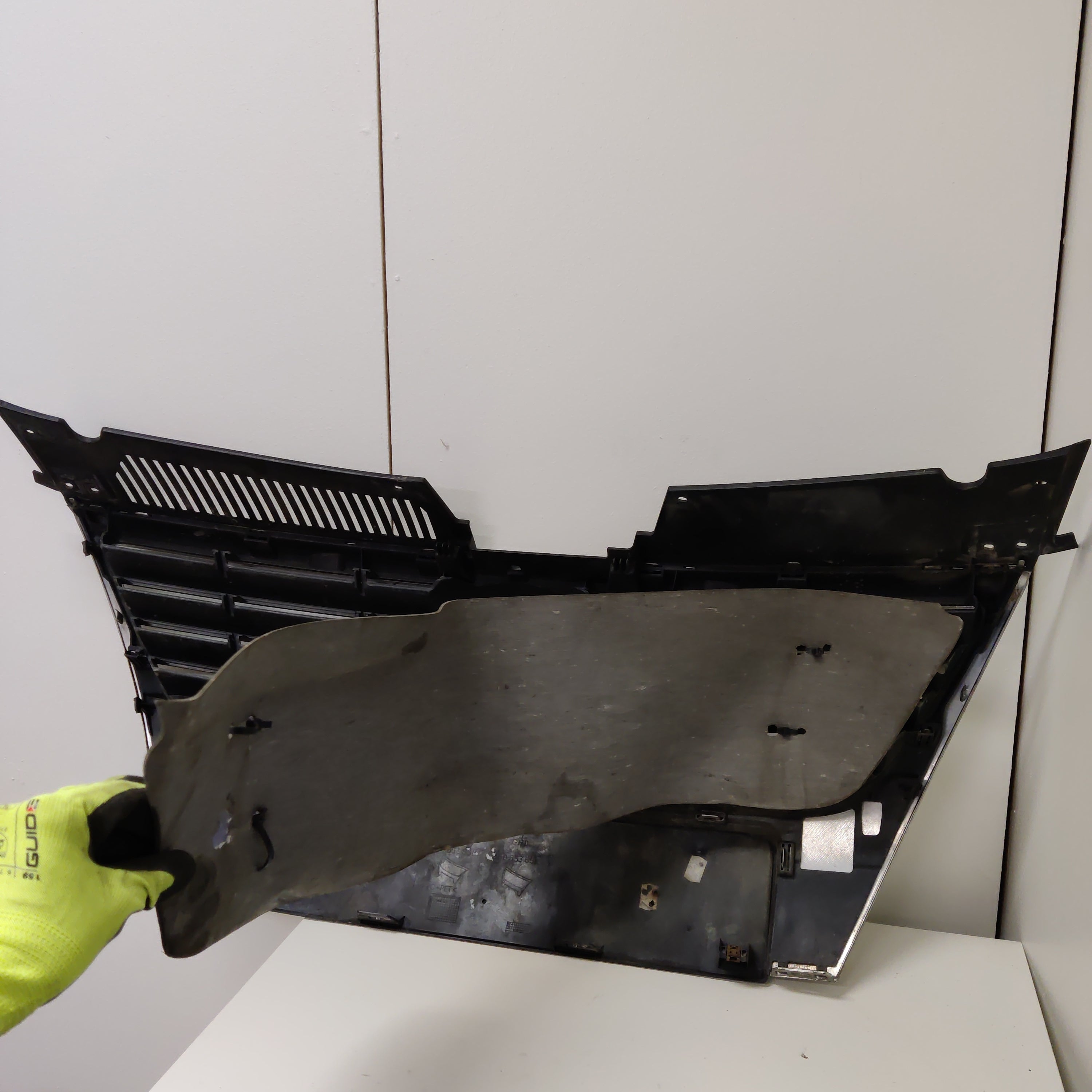 Etusäleikkö/Jäähdyttimen säleikkö, VW Passat Sedan 1.9 2005, 3C0853651