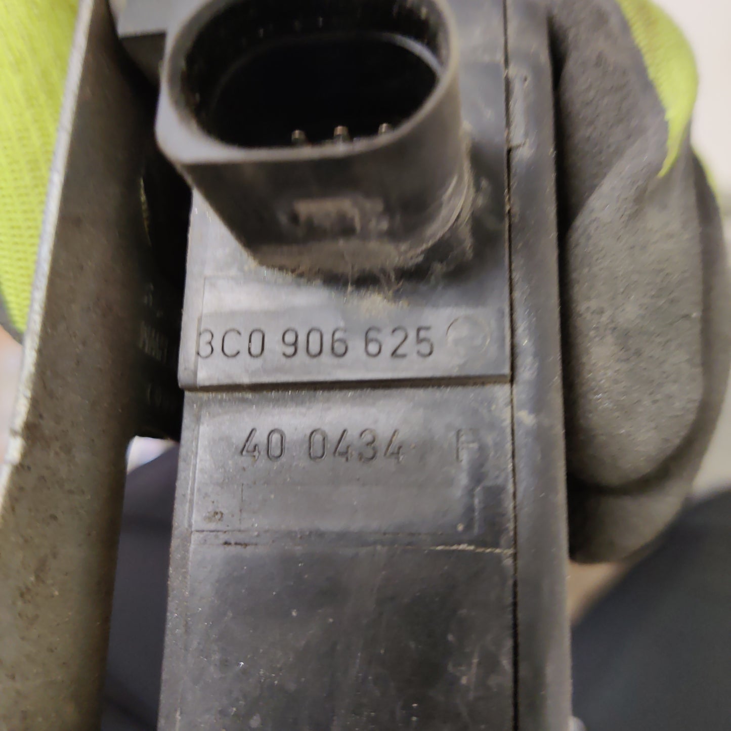 Alipainepumppu, WV Passat 1.9 2005, 3C0906625