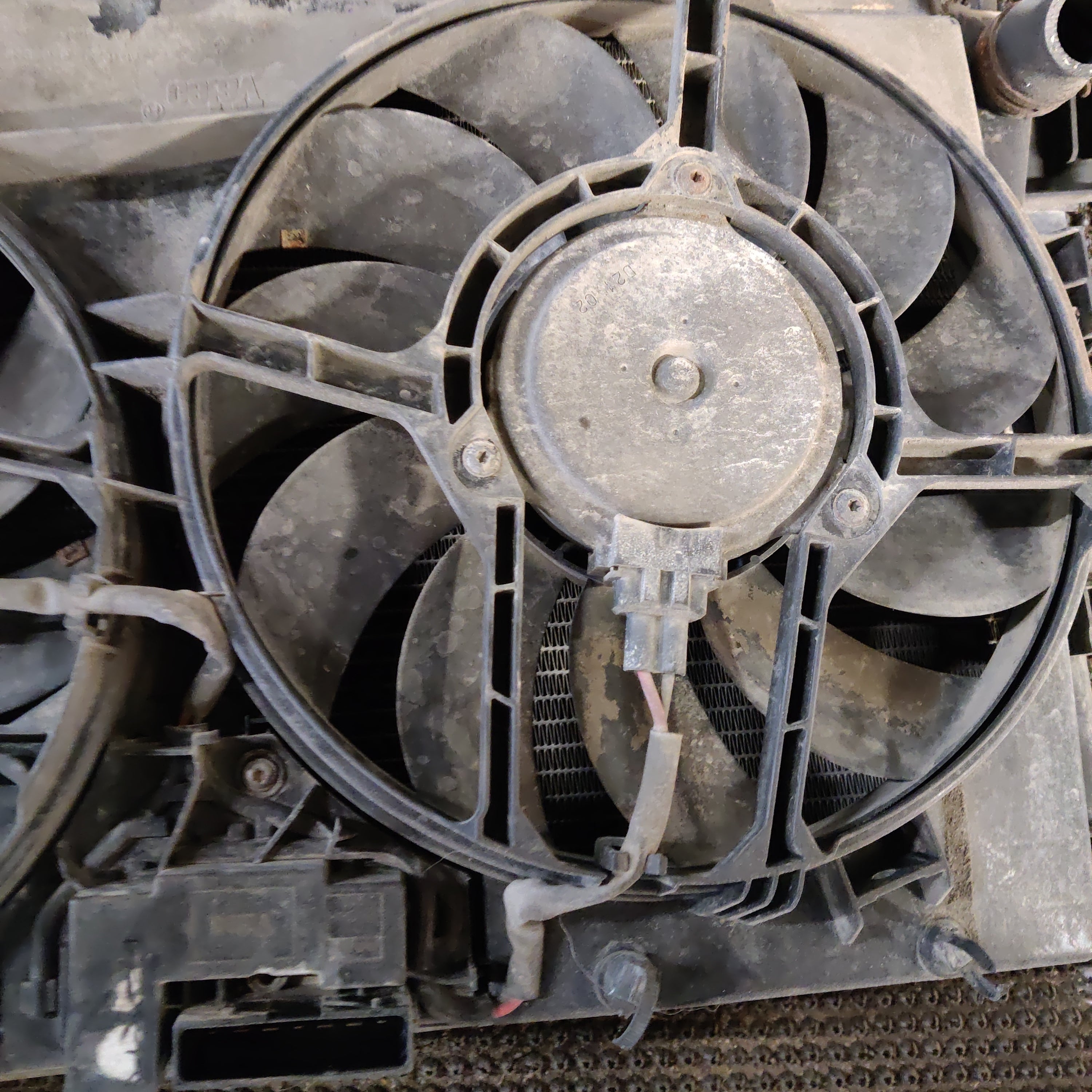 Jäähdytin, Valeo ja jäähdyttimen tuuletin, Opel Vectra C  1.6 Farmari 2008, CA1258, 871832Z, GM24418362, MC1384, 8671469X