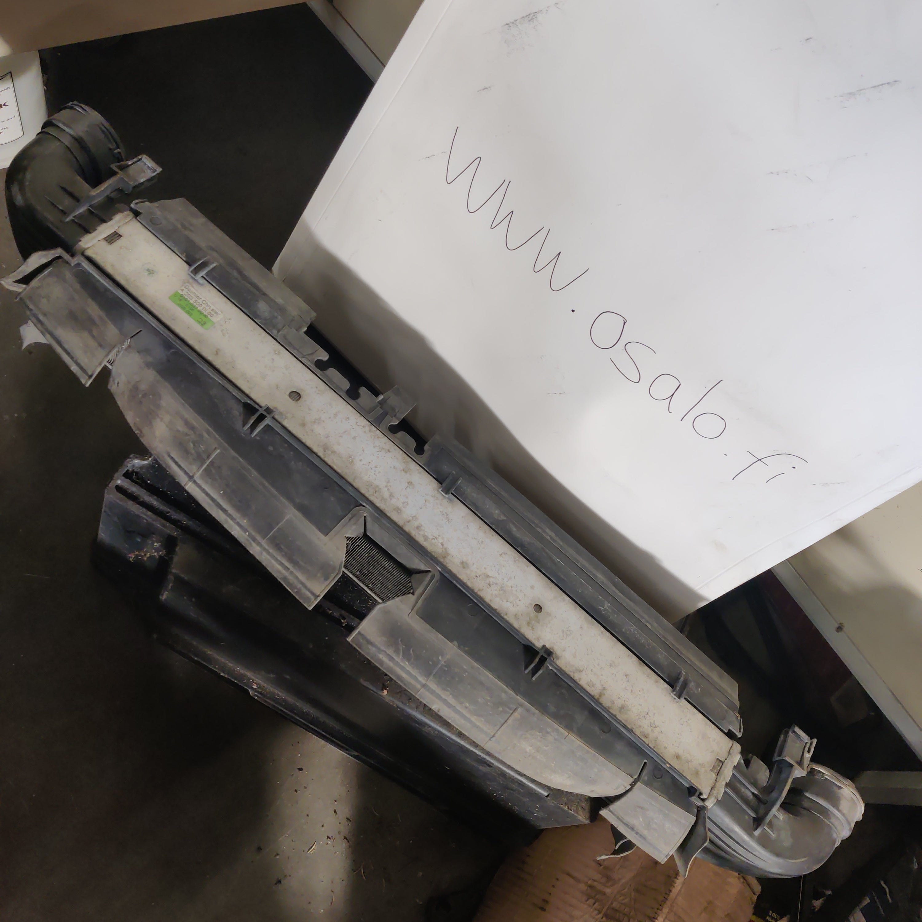 Välijäähdytin MB C-CLASS W203 2000, A2035000000