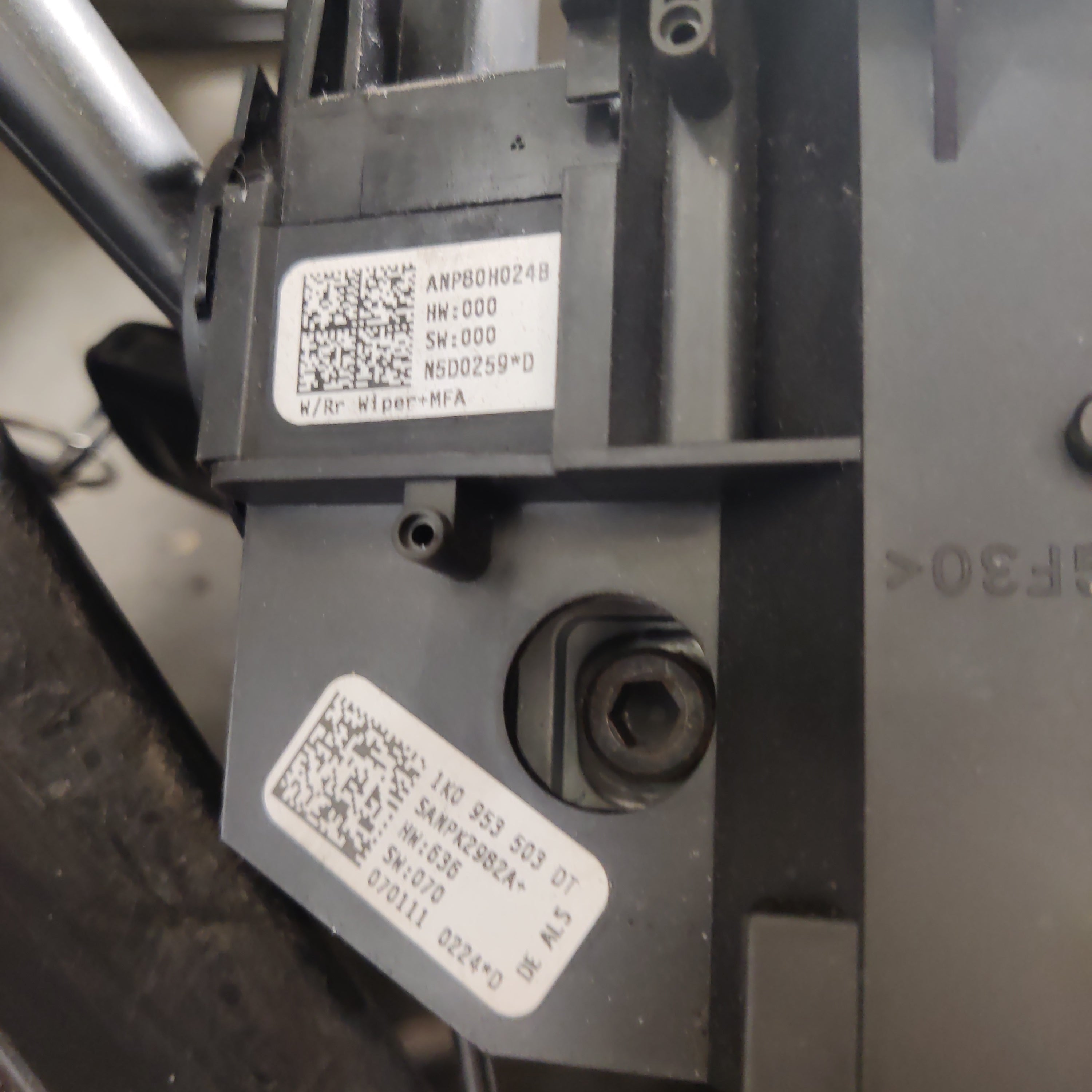 Ohjauspyöräakseli, Vw Golf V 1.6 Hatchback 2007, 1K1419502AB, 1K0953503DT, 1K0971616D