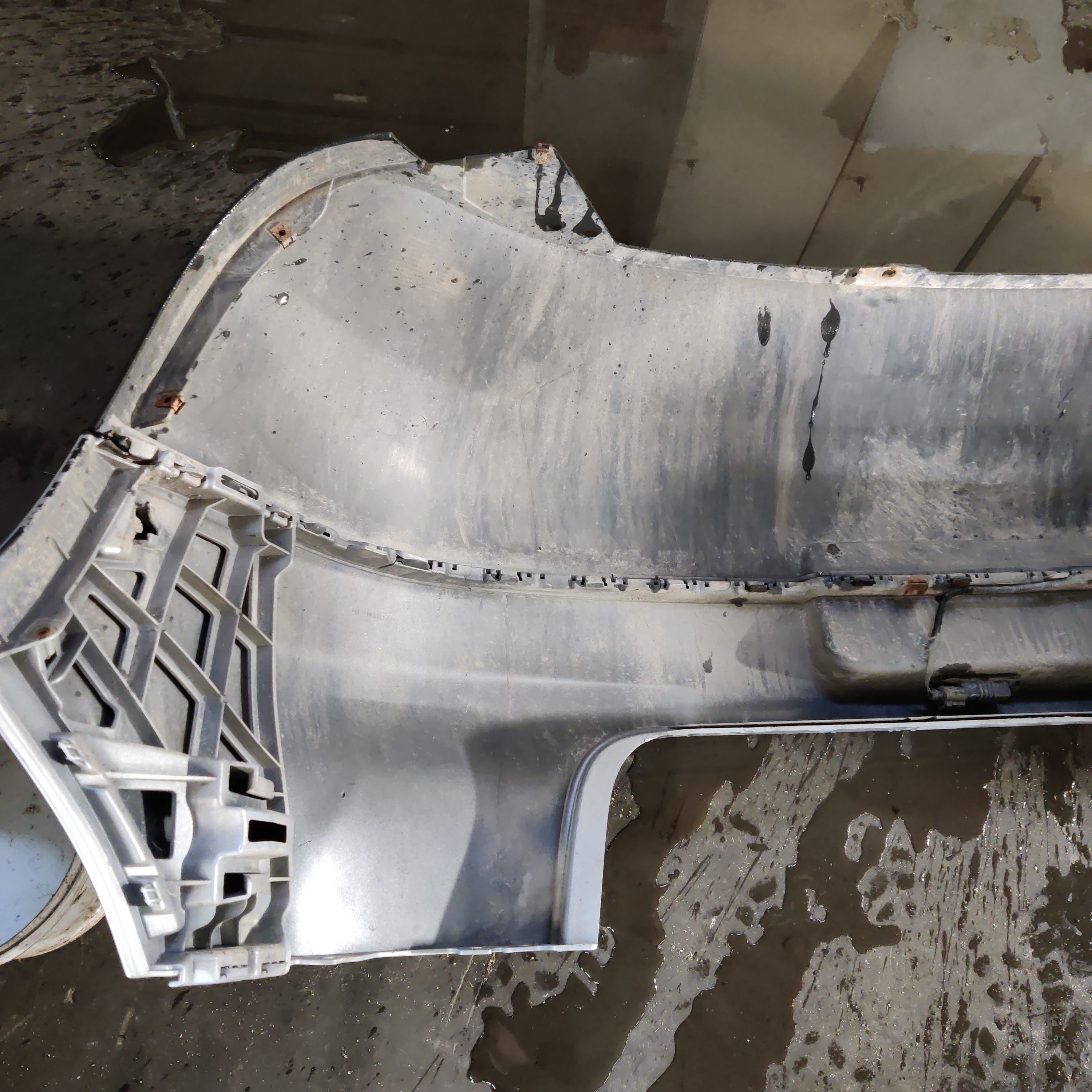Puskuri taka, Vw Golf V 1.6 Hatchback 2007, 1K6807421