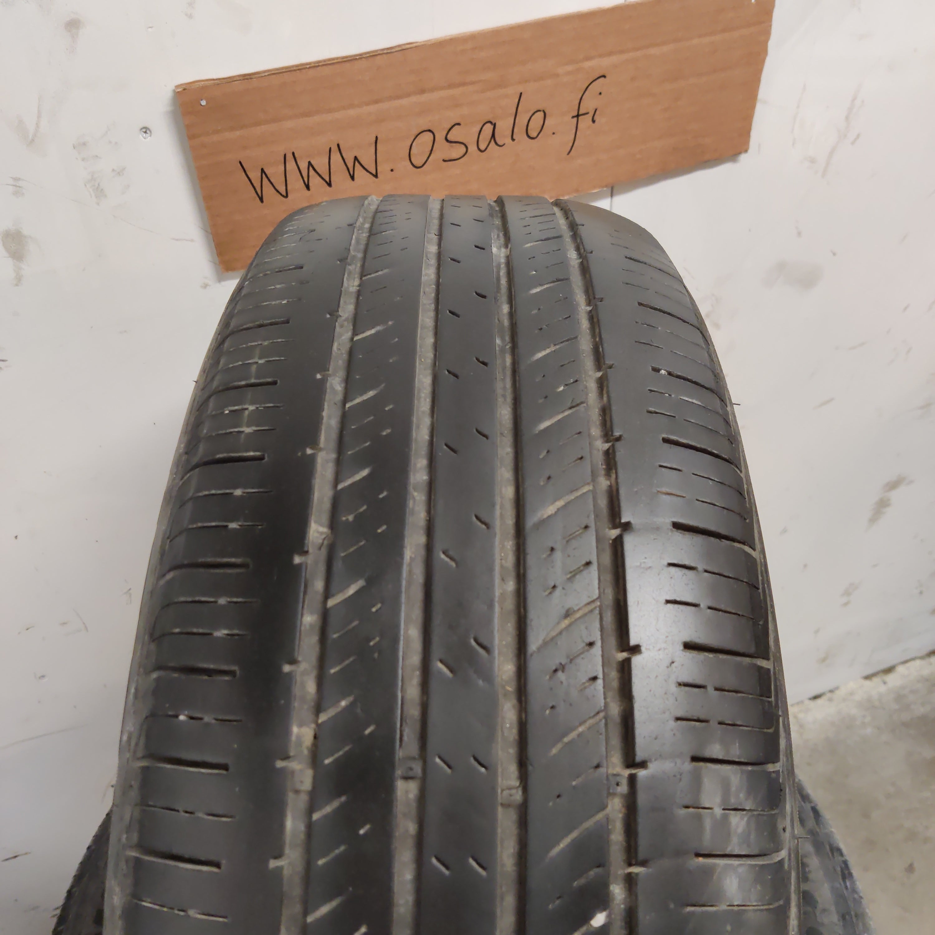 Hankook Dynapro HP2 225/65 R17 102H kesärengassarja KÄYTETTY